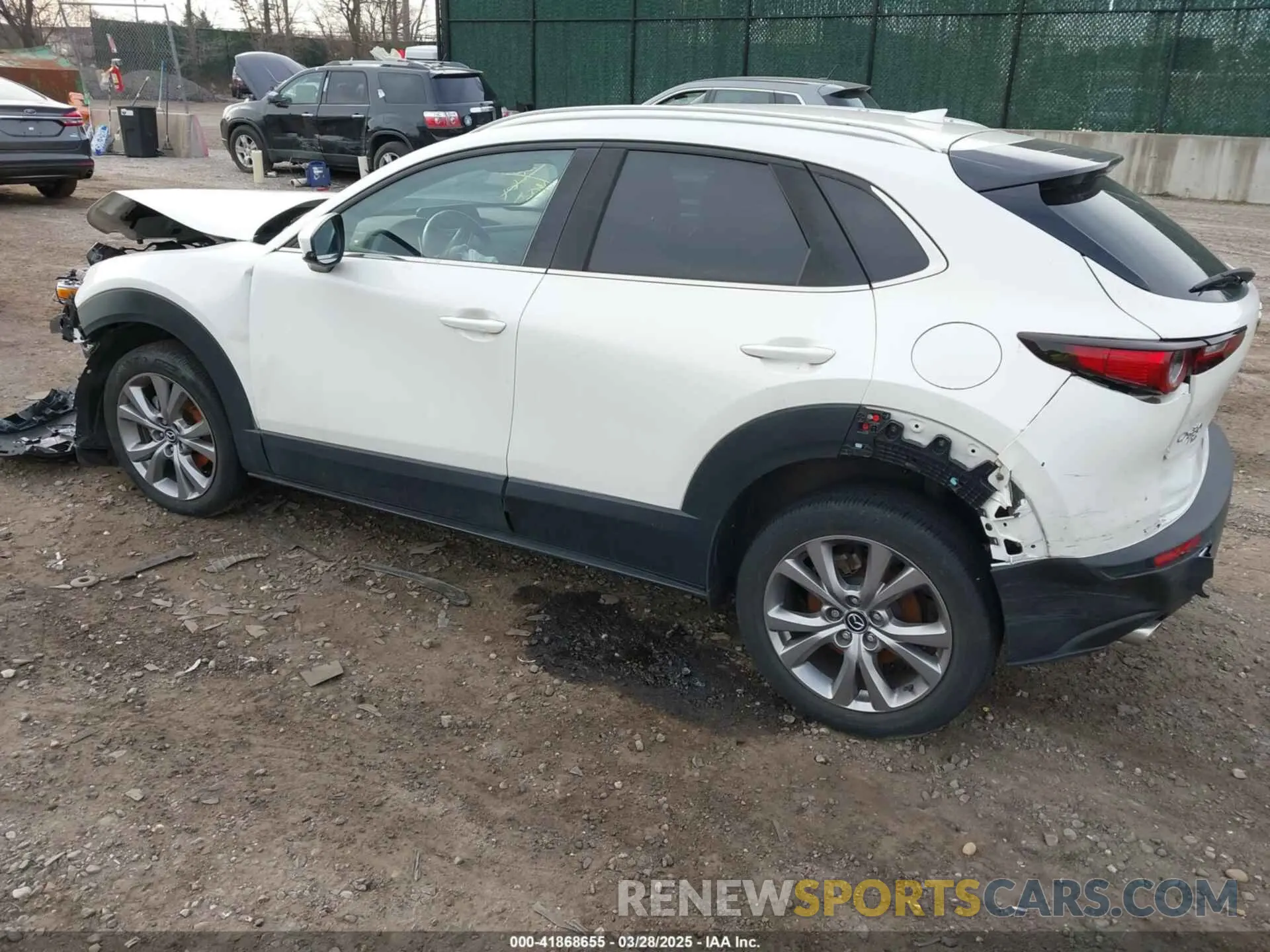 3 fotografías del automóvil dañado 3MVDMBDL4MM310630 MAZDA CX-30 2021