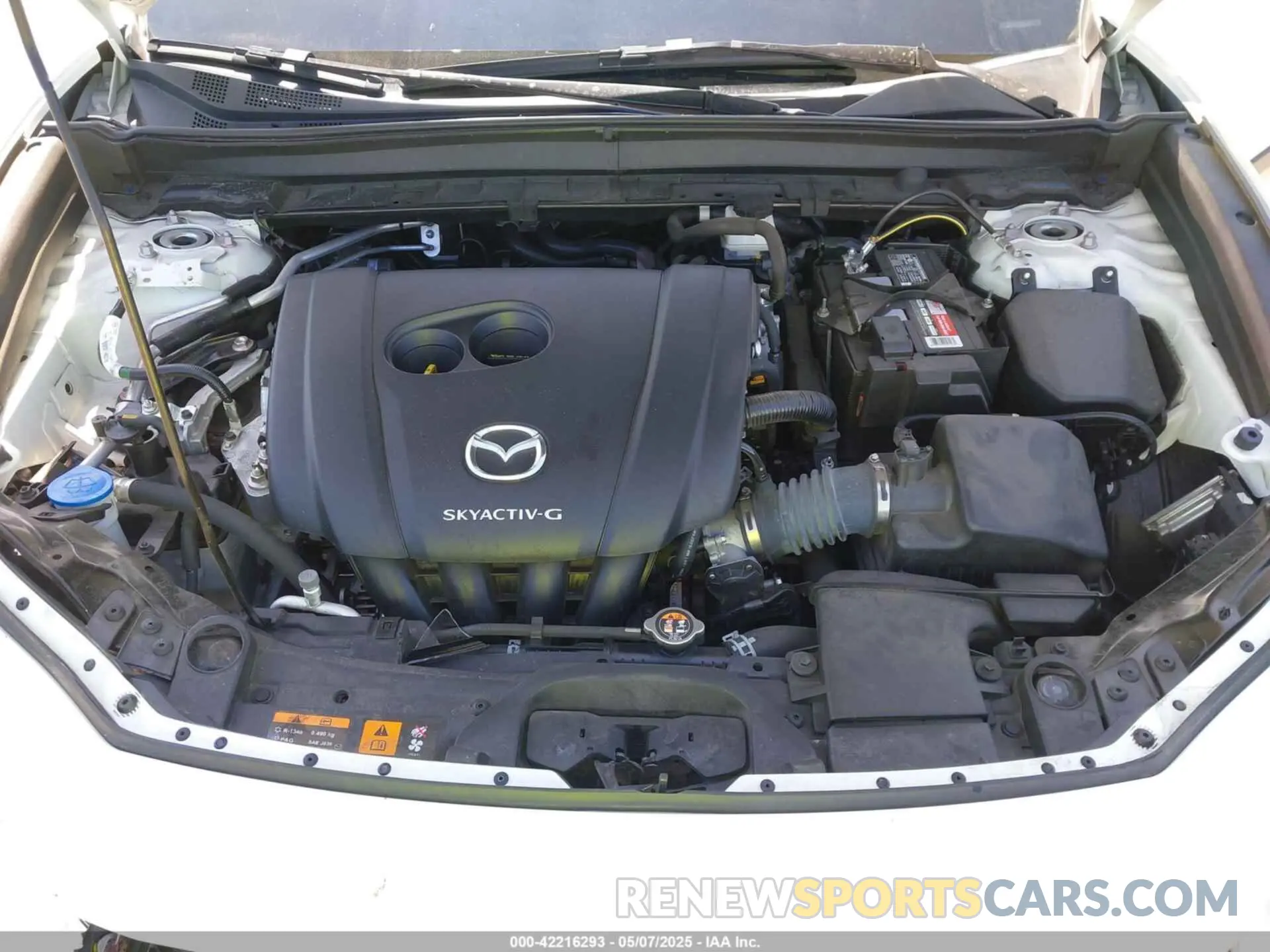 10 fotografías del automóvil dañado 3MVDMBDL4MM319747 MAZDA CX-30 2021