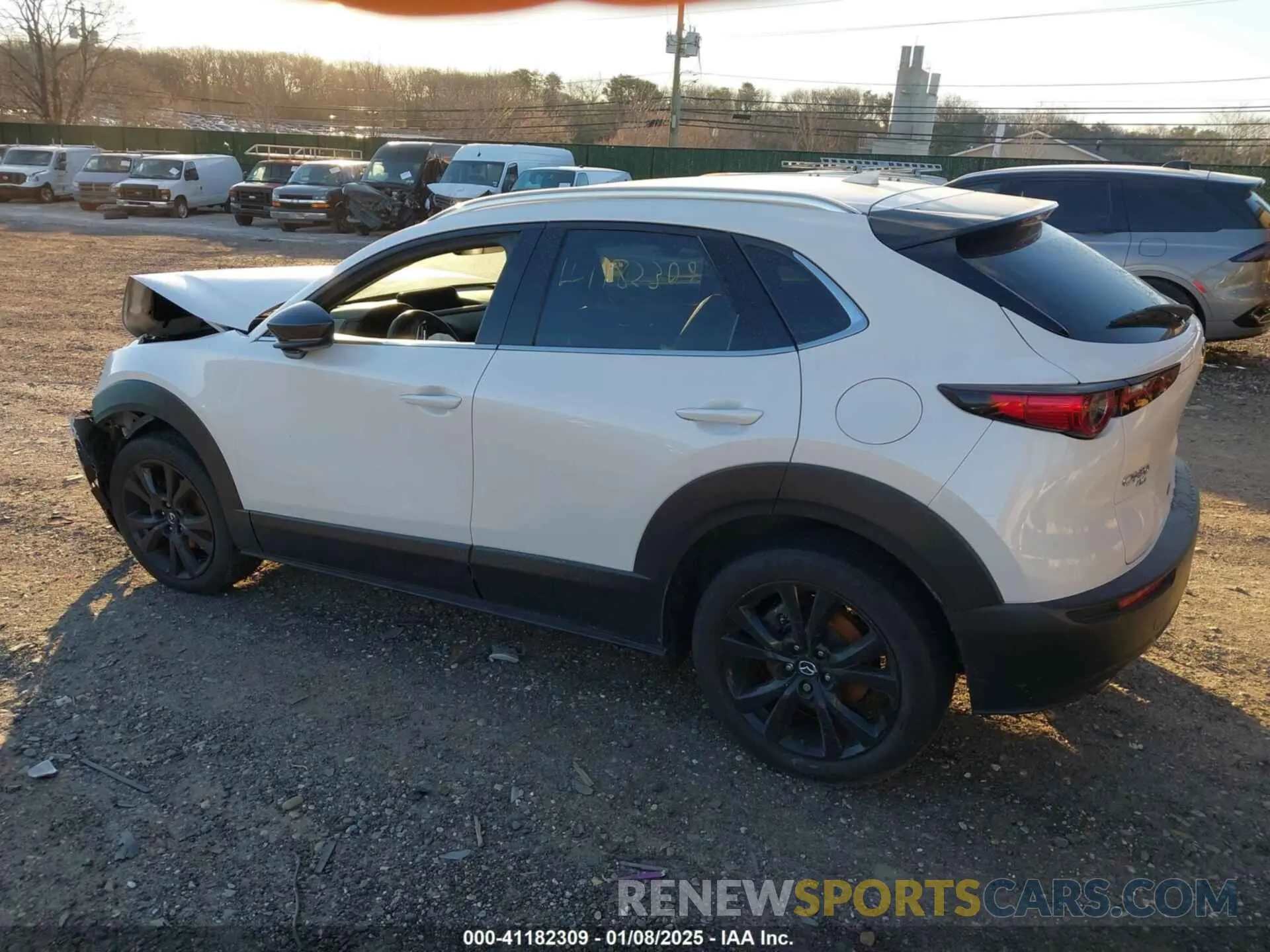 3 fotografías del automóvil dañado 3MVDMBDY2MM236118 MAZDA CX-30 2021