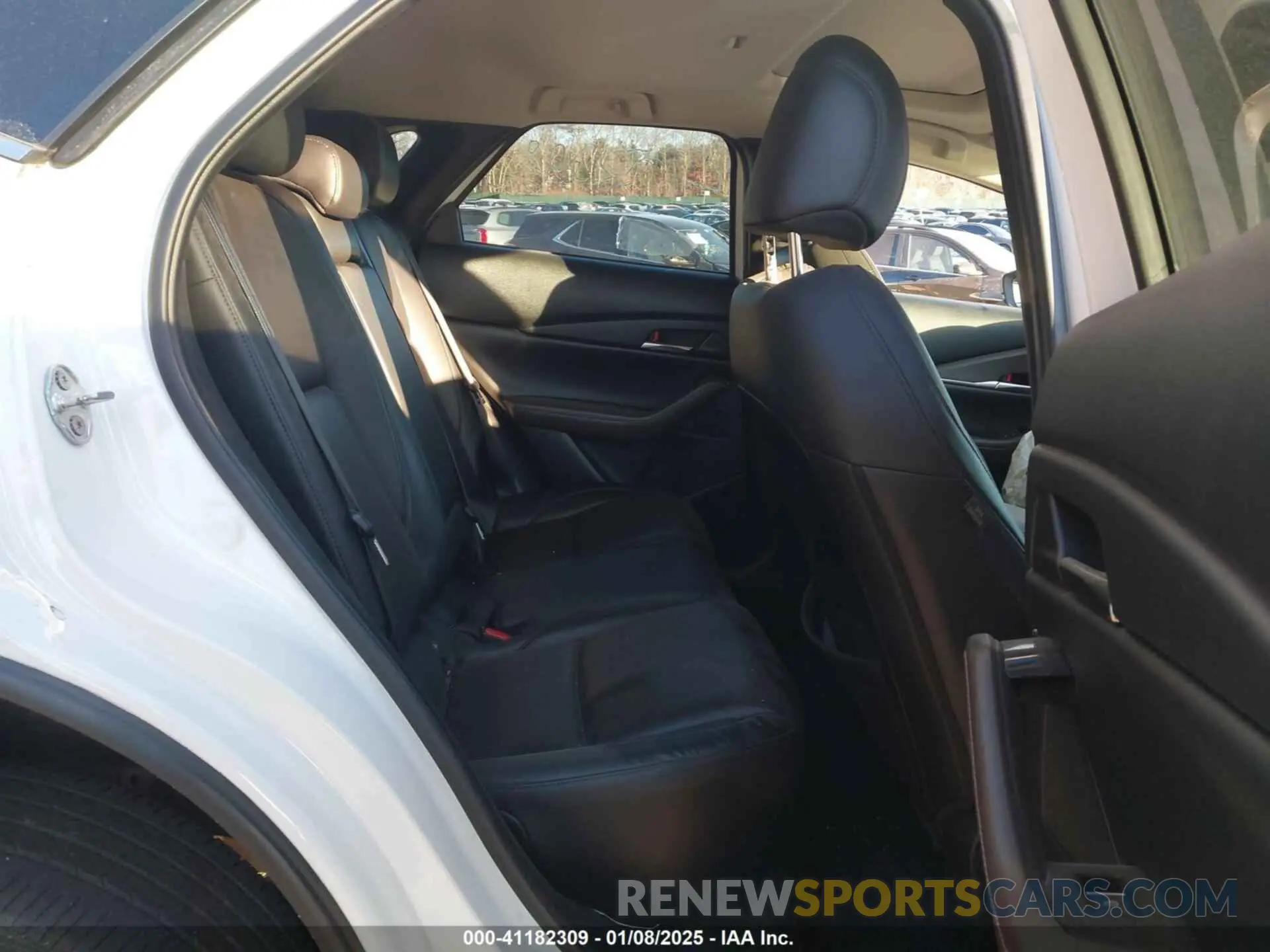 8 fotografías del automóvil dañado 3MVDMBDY2MM236118 MAZDA CX-30 2021