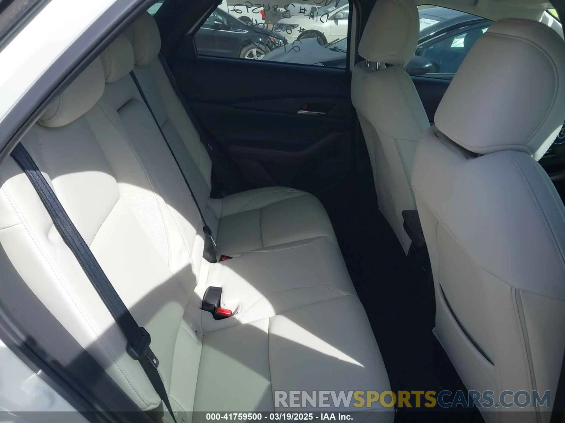 8 fotografías del automóvil dañado 3MVDMBDYXMM231104 MAZDA CX-30 2021