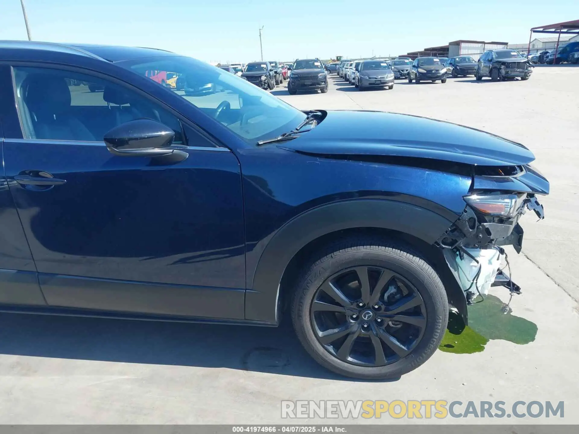 18 fotografías del automóvil dañado 3MVDMBDYXMM307047 MAZDA CX-30 2021