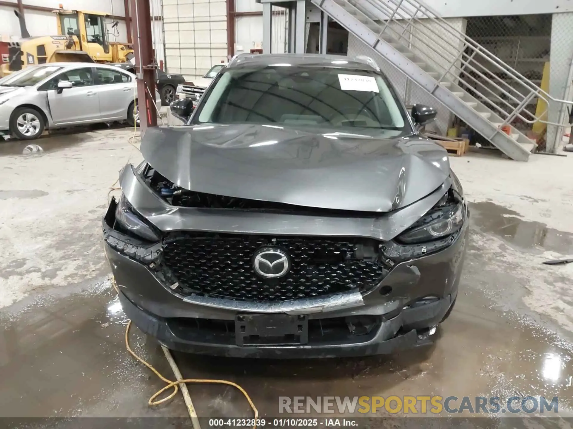 12 fotografías del automóvil dañado 3MVDMBEYXMM302297 MAZDA CX-30 2021