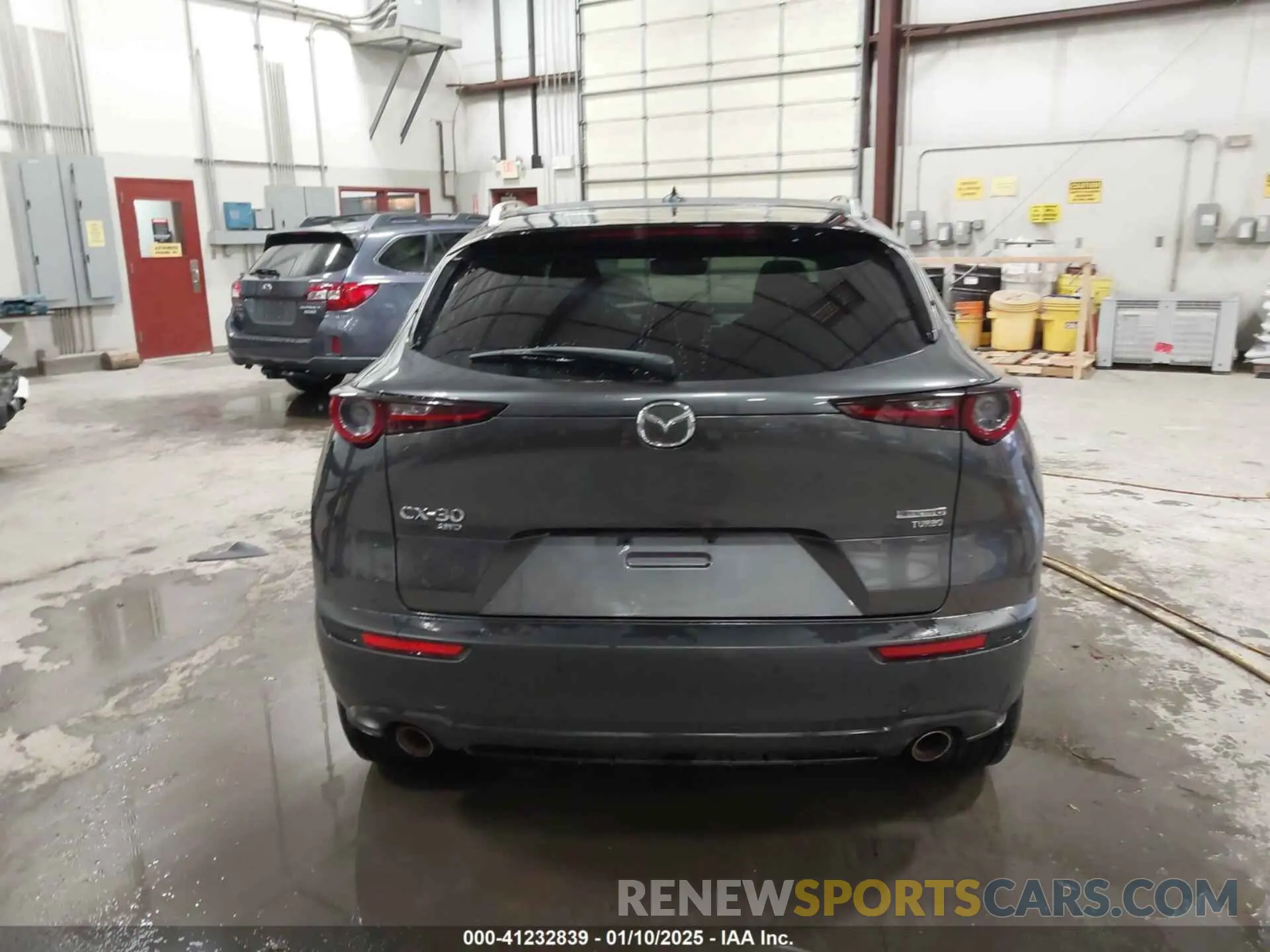 16 fotografías del automóvil dañado 3MVDMBEYXMM302297 MAZDA CX-30 2021