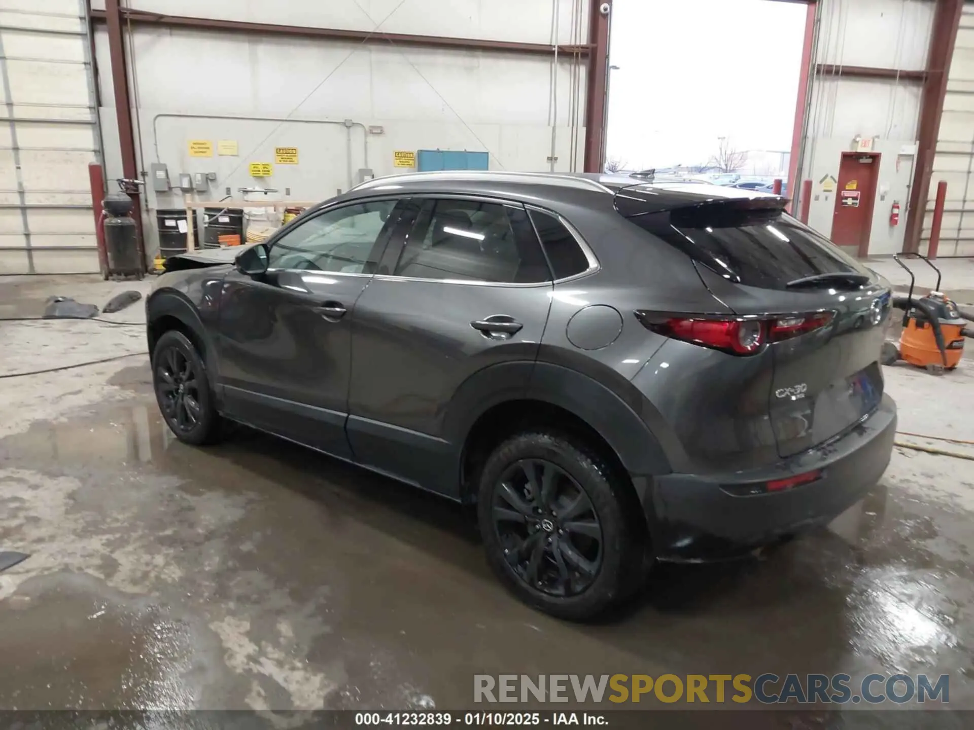 3 fotografías del automóvil dañado 3MVDMBEYXMM302297 MAZDA CX-30 2021