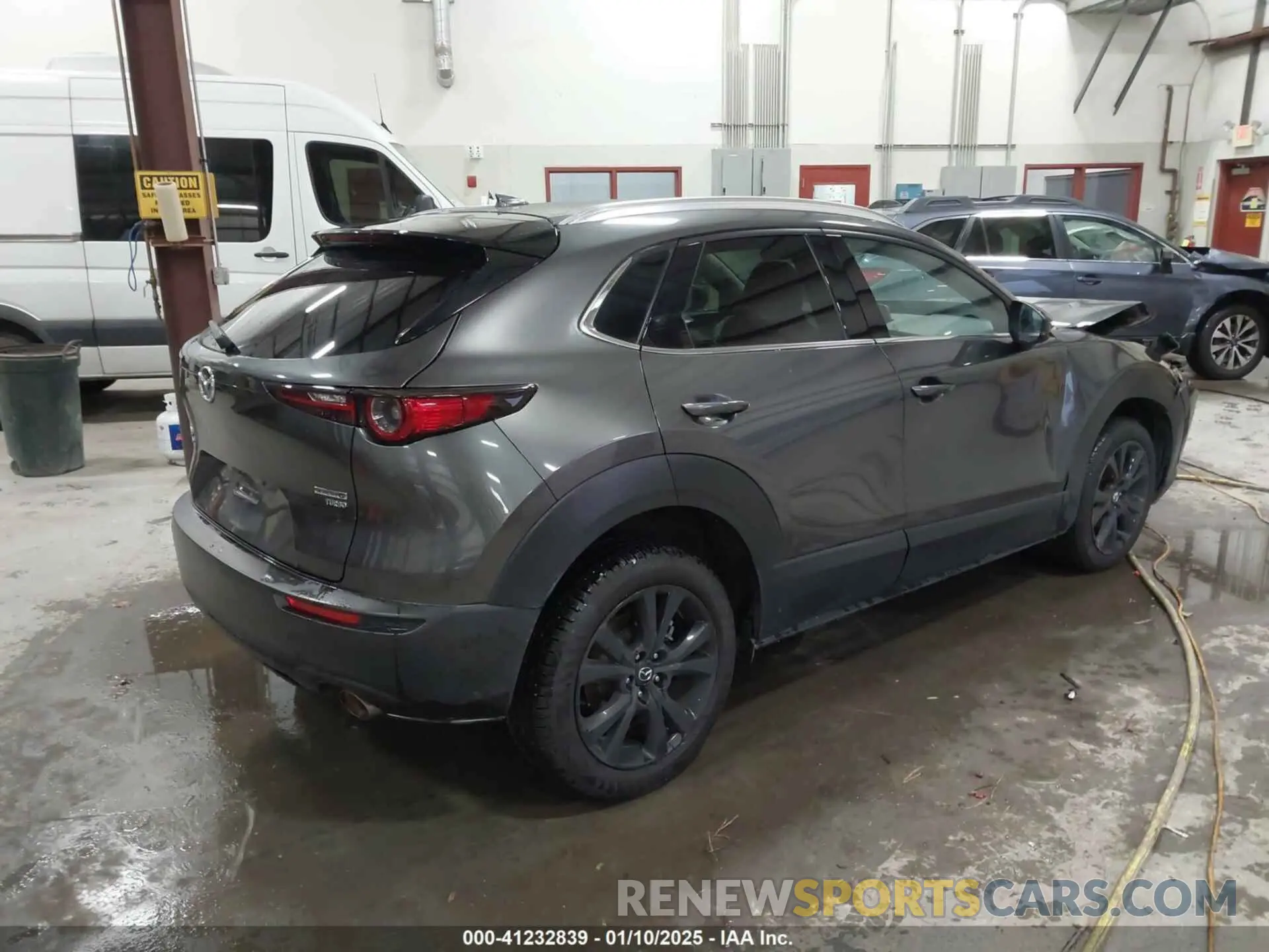 4 fotografías del automóvil dañado 3MVDMBEYXMM302297 MAZDA CX-30 2021
