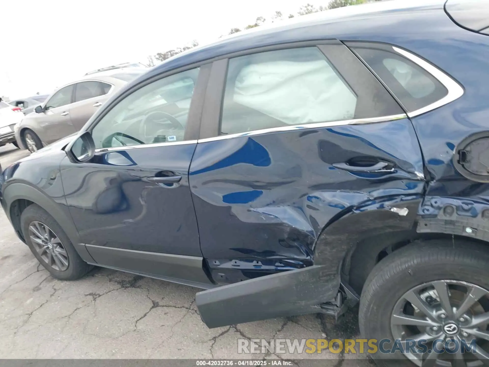 14 fotografías del automóvil dañado 3MVDMBAL2NM419092 MAZDA CX-30 2022