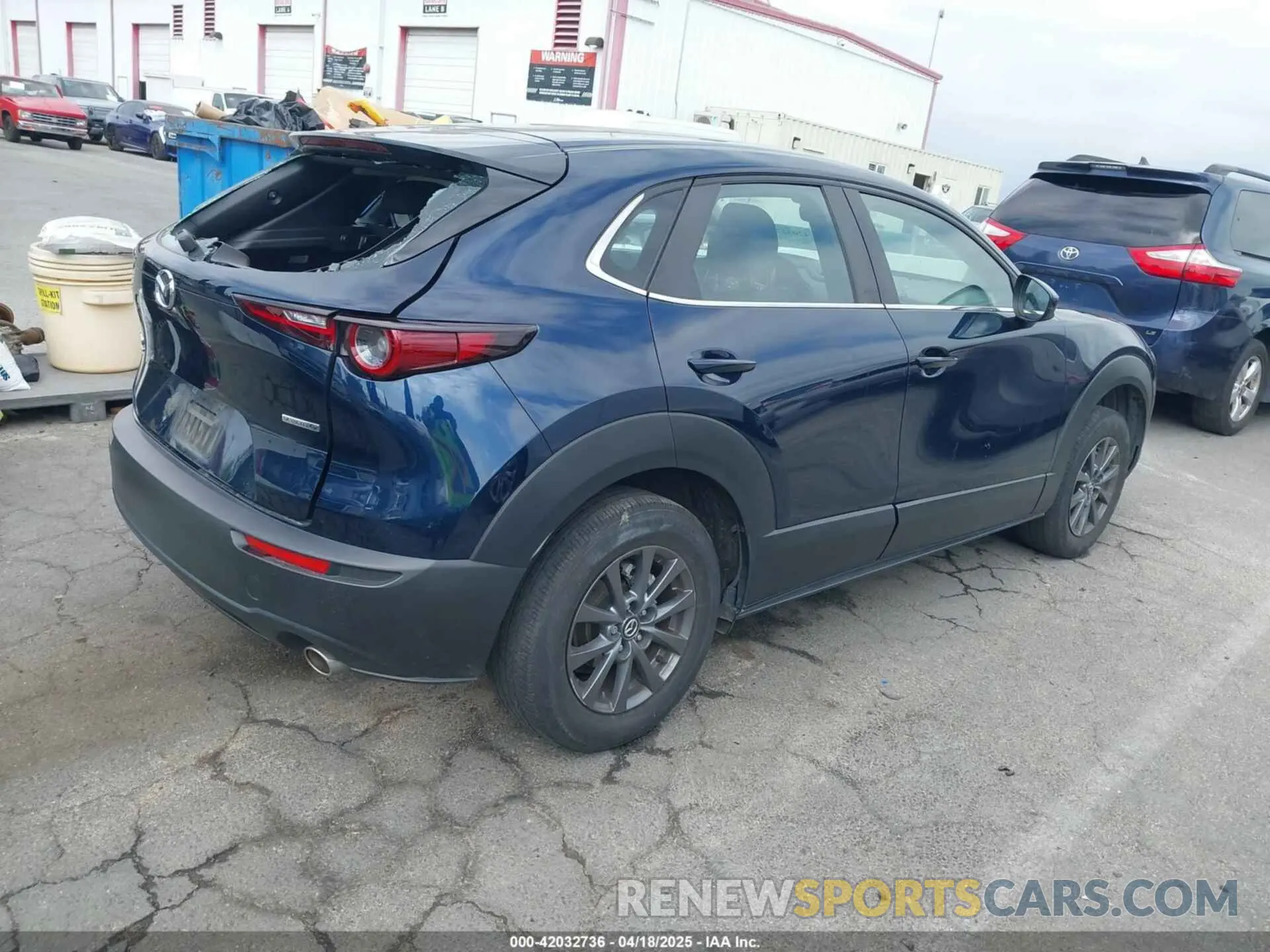4 fotografías del automóvil dañado 3MVDMBAL2NM419092 MAZDA CX-30 2022
