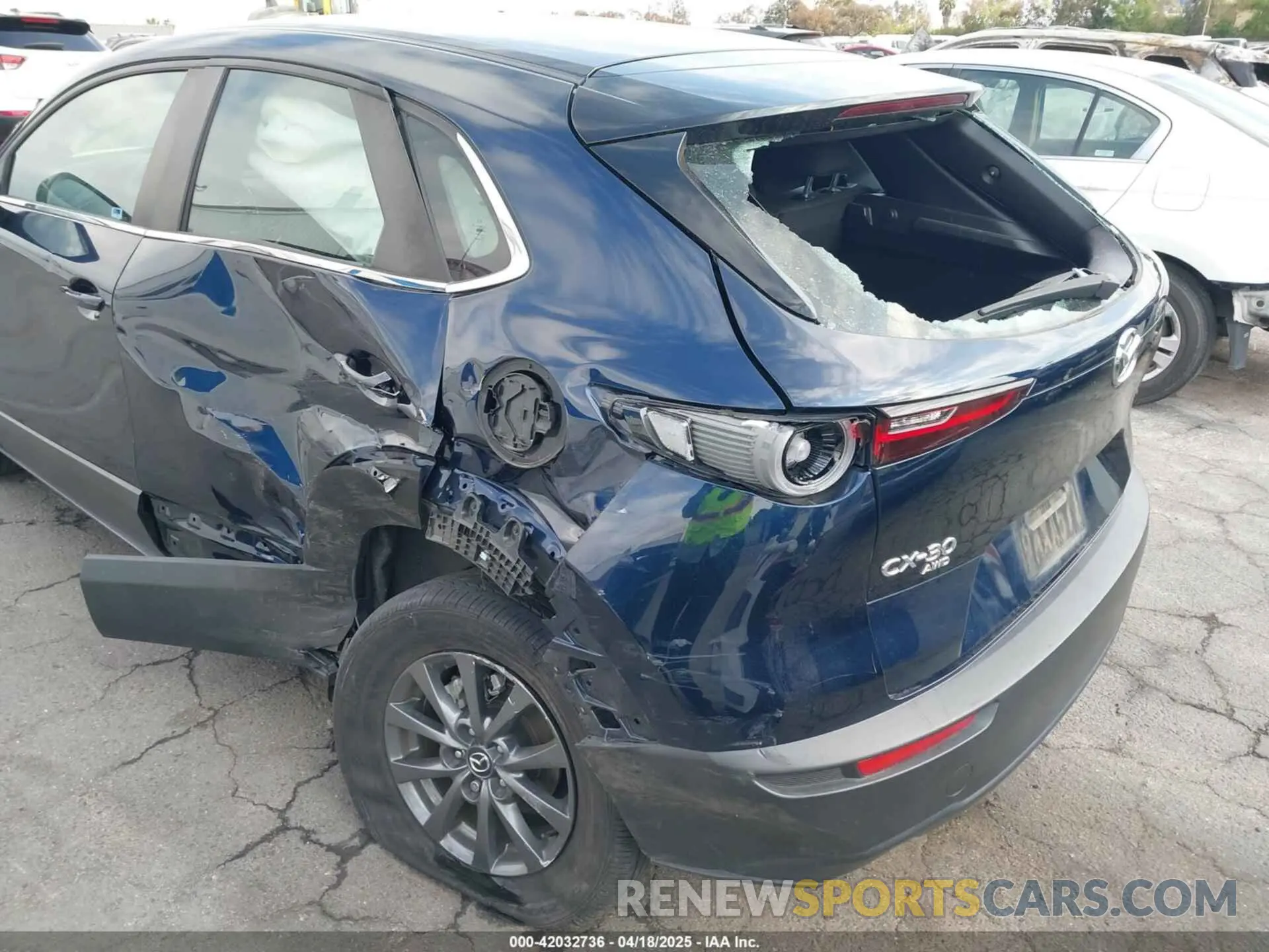 6 fotografías del automóvil dañado 3MVDMBAL2NM419092 MAZDA CX-30 2022