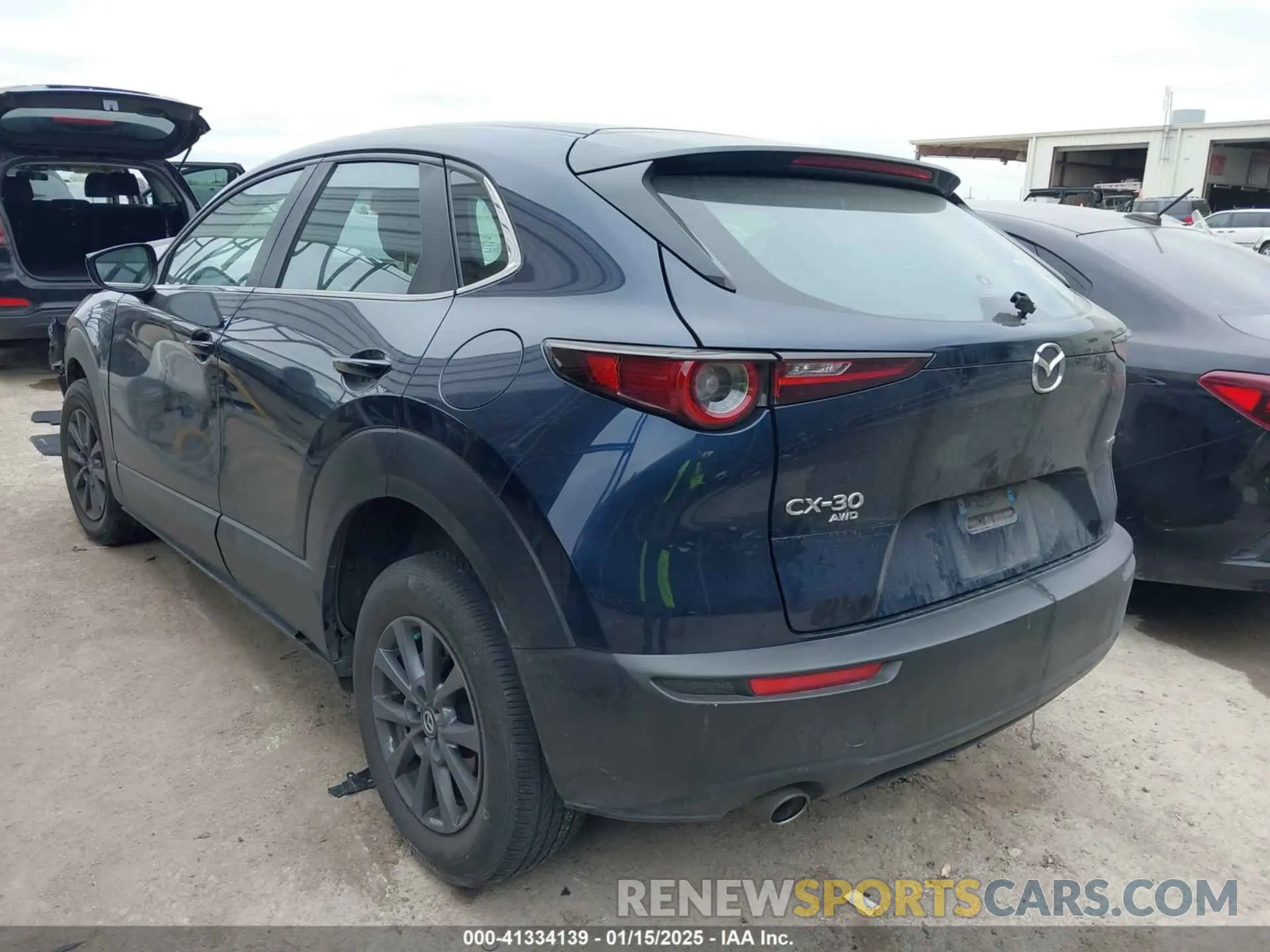 3 fotografías del automóvil dañado 3MVDMBAL6NM406135 MAZDA CX-30 2022