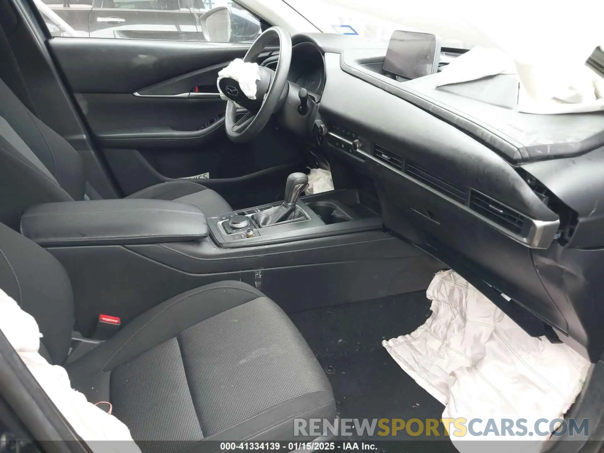 5 fotografías del automóvil dañado 3MVDMBAL6NM406135 MAZDA CX-30 2022
