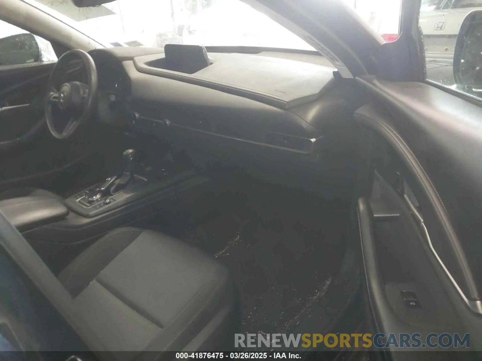 5 fotografías del automóvil dañado 3MVDMBAL7NM400795 MAZDA CX-30 2022