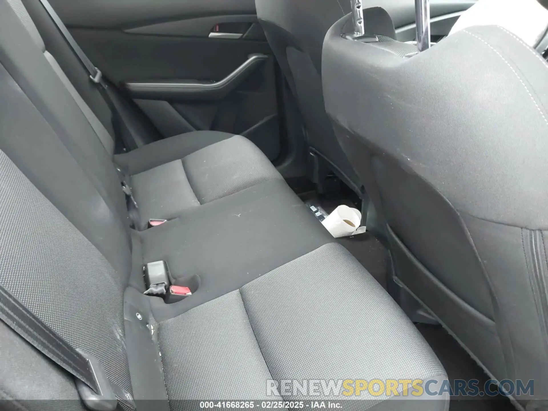 8 fotografías del automóvil dañado 3MVDMBAL8NM411739 MAZDA CX-30 2022