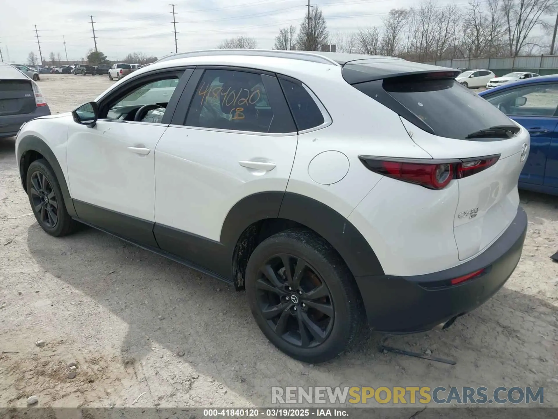 3 fotografías del automóvil dañado 3MVDMBAY3NM400501 MAZDA CX-30 2022