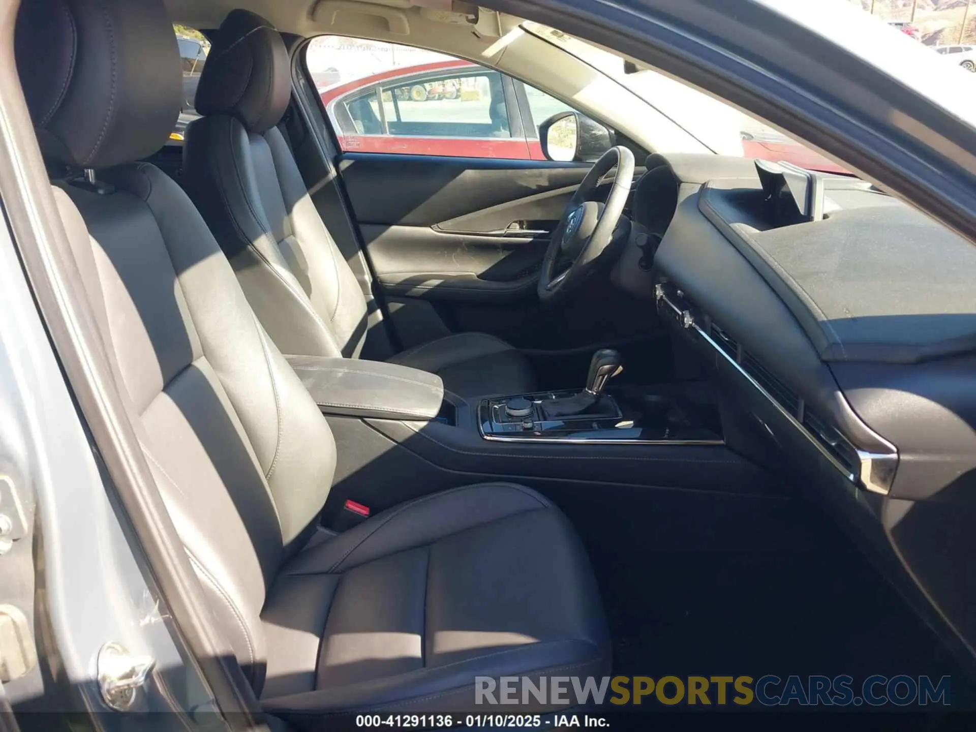 5 fotografías del automóvil dañado 3MVDMBAY4NM450601 MAZDA CX-30 2022