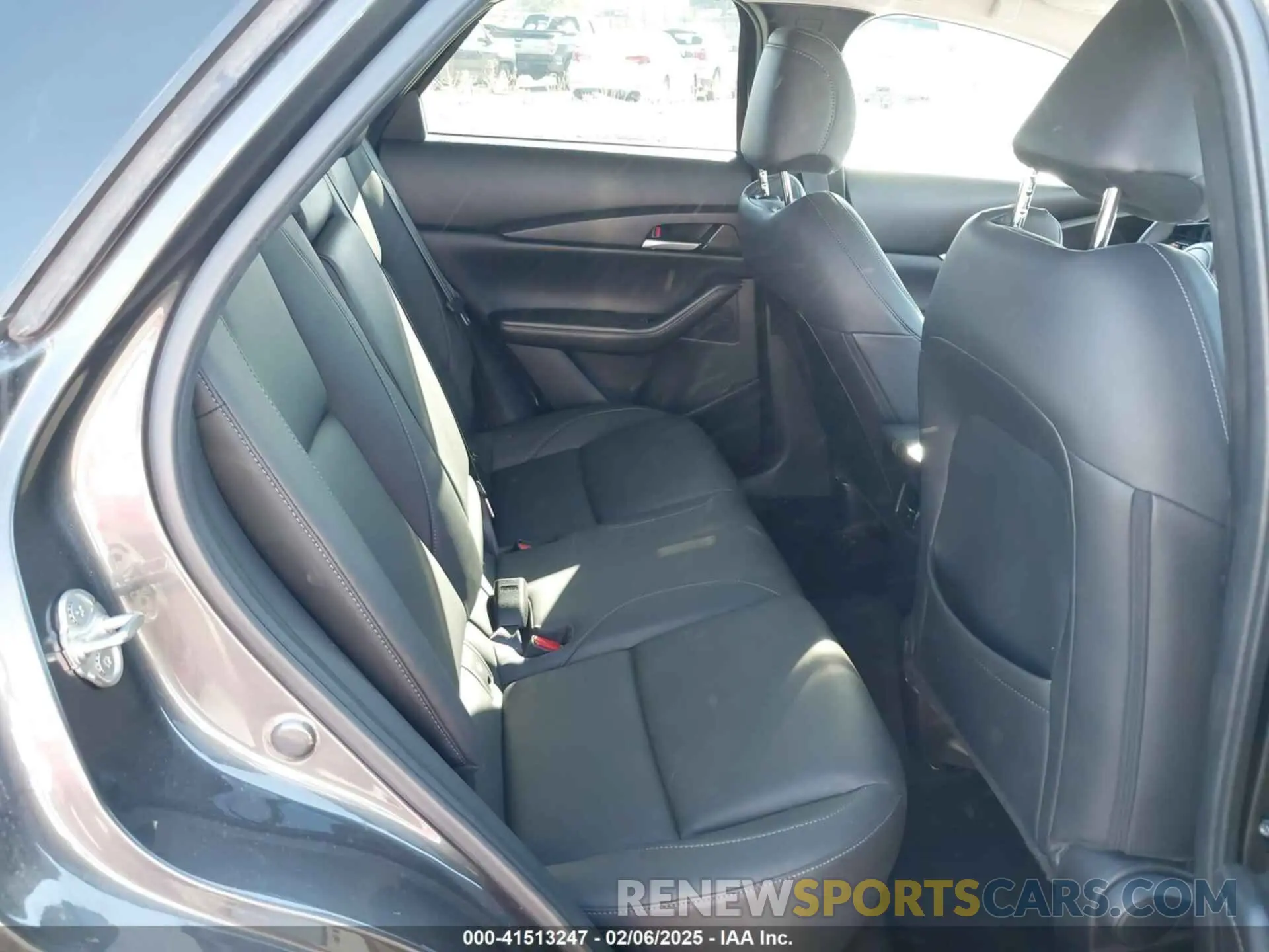 8 fotografías del automóvil dañado 3MVDMBBL0NM415511 MAZDA CX-30 2022