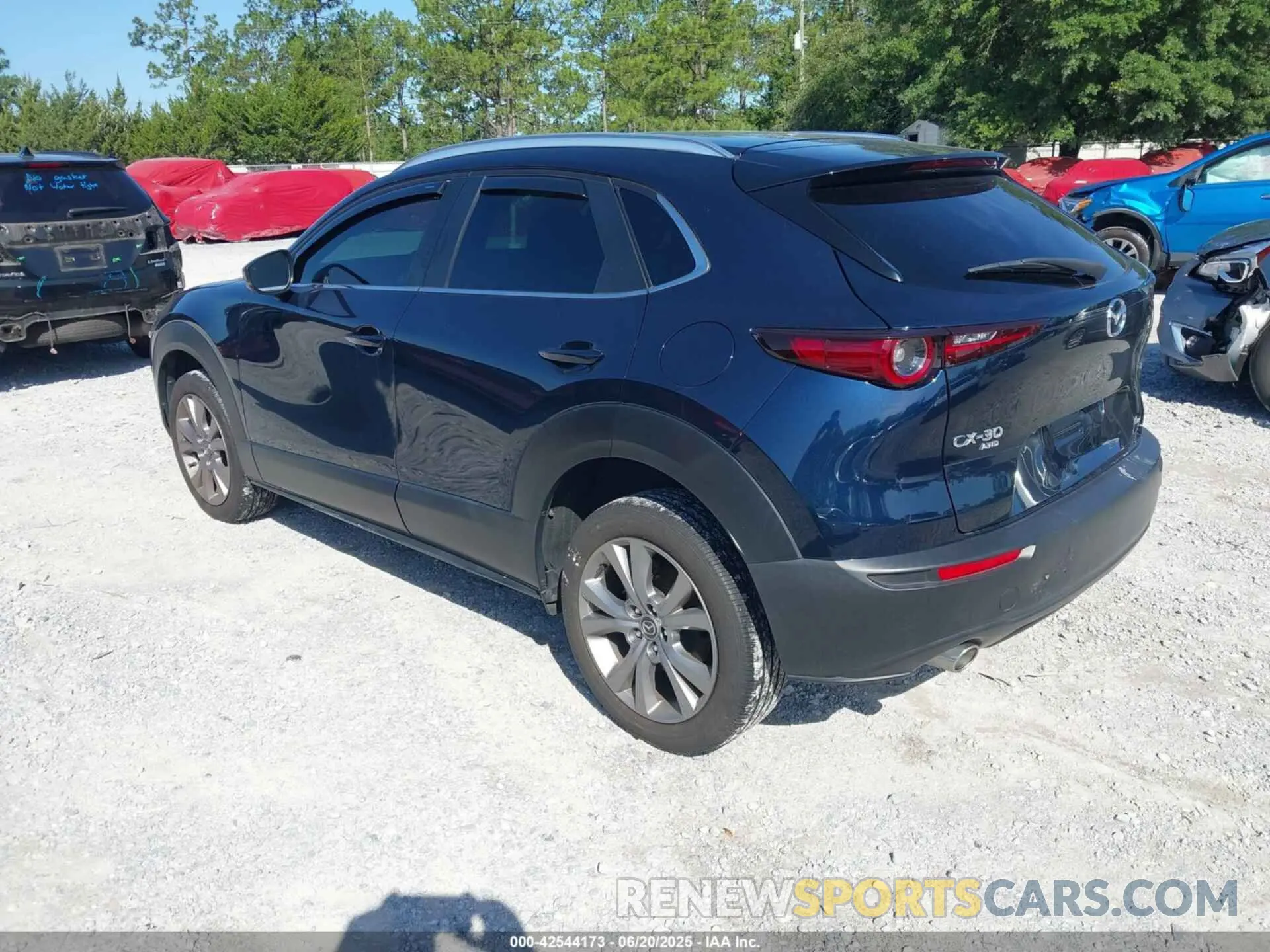 3 fotografías del automóvil dañado 3MVDMBBL3NM412571 MAZDA CX-30 2022