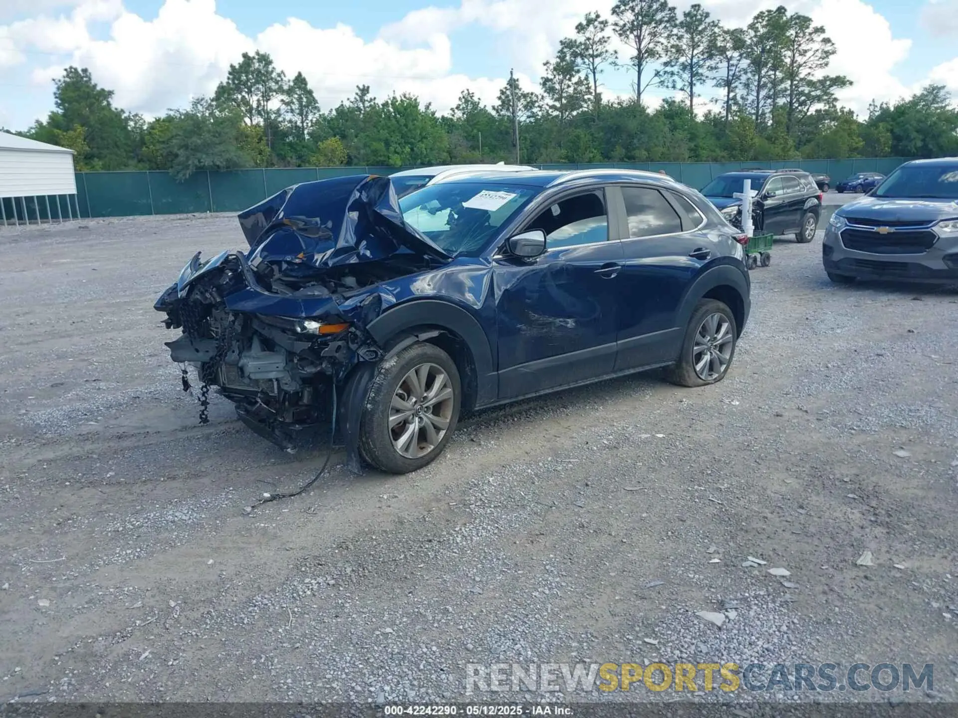 2 fotografías del automóvil dañado 3MVDMBBL6NM448268 MAZDA CX-30 2022