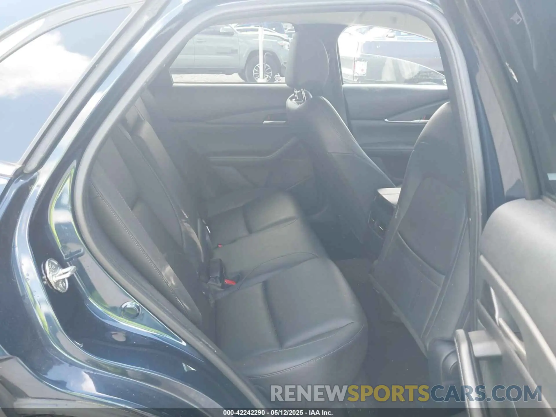 8 fotografías del automóvil dañado 3MVDMBBL6NM448268 MAZDA CX-30 2022