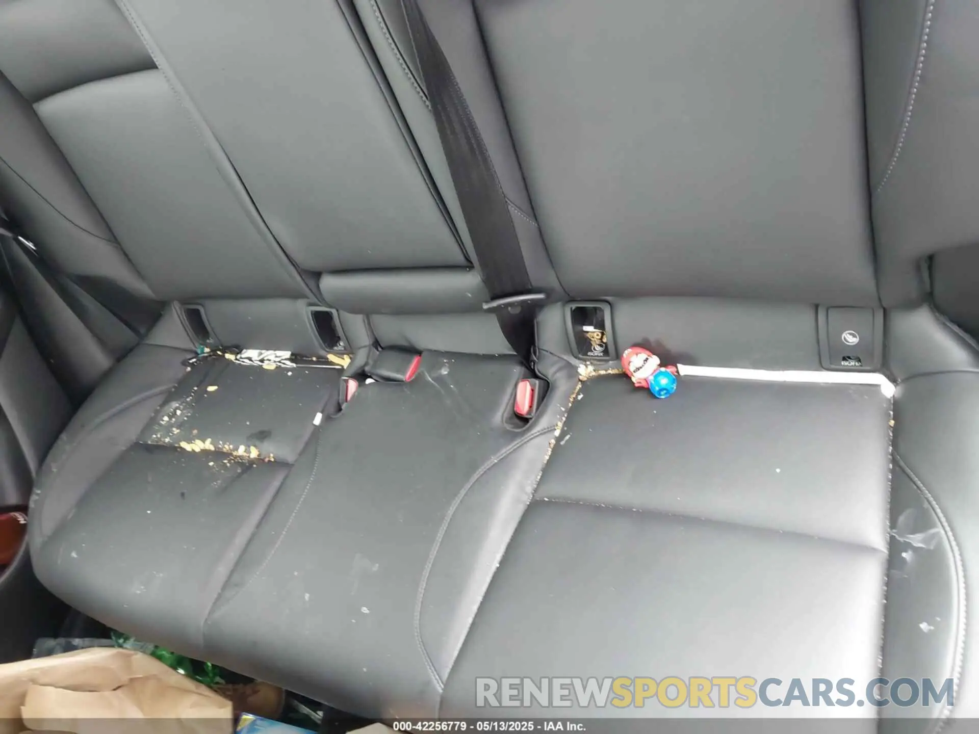8 fotografías del automóvil dañado 3MVDMBBL6NM448870 MAZDA CX-30 2022