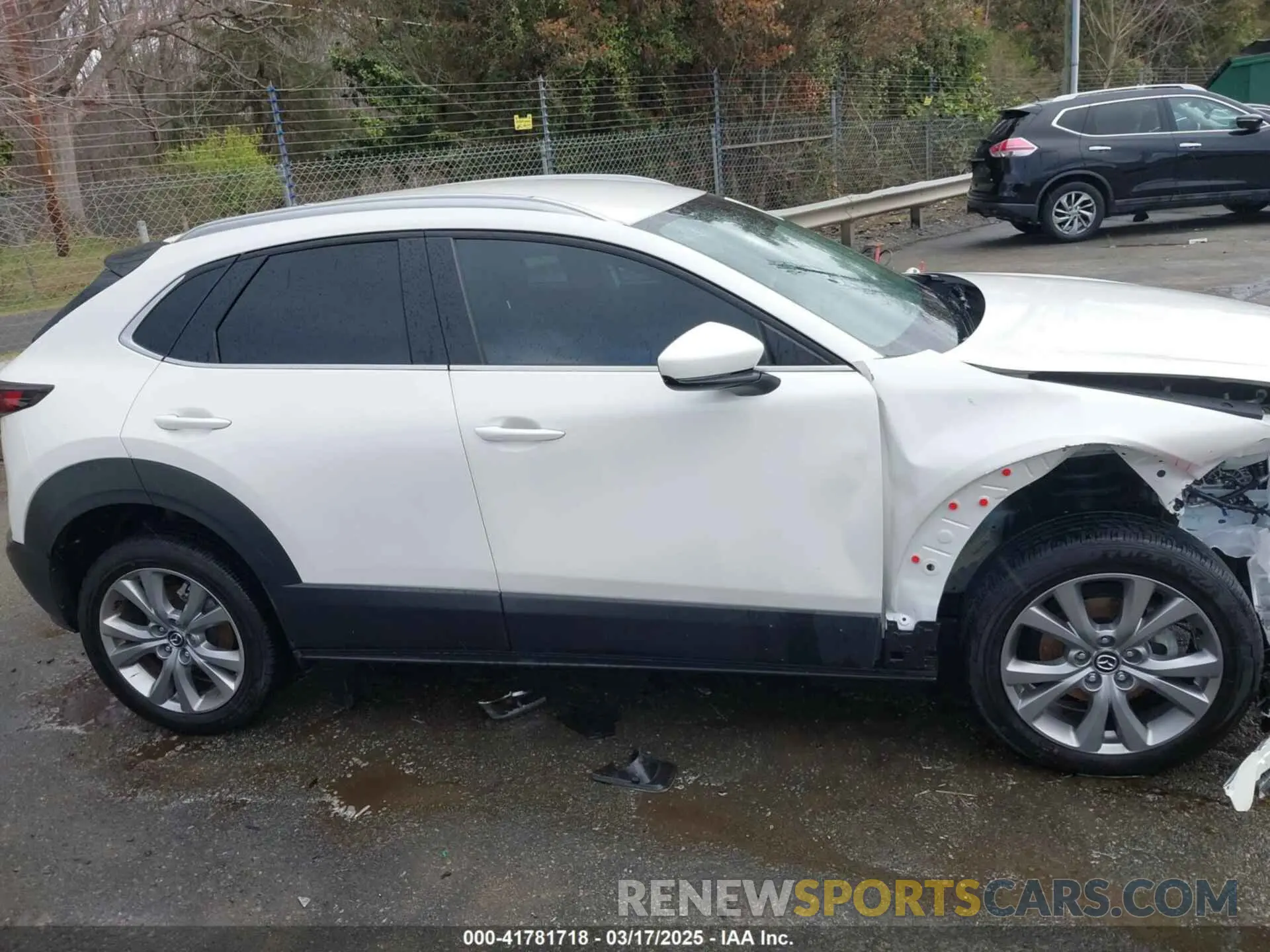 13 fotografías del automóvil dañado 3MVDMBBL7NM450420 MAZDA CX-30 2022