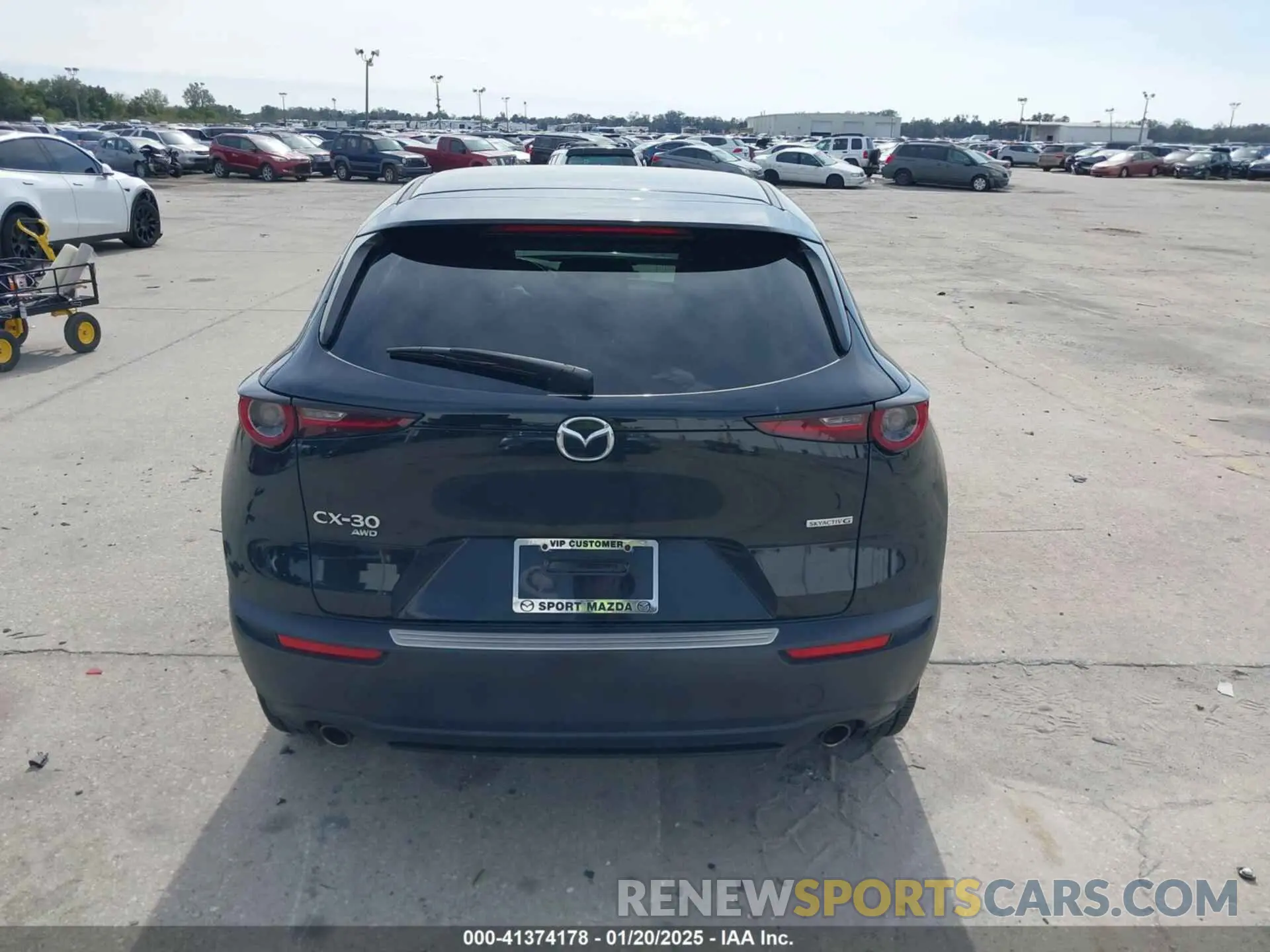16 fotografías del automóvil dañado 3MVDMBBL9NM452296 MAZDA CX-30 2022