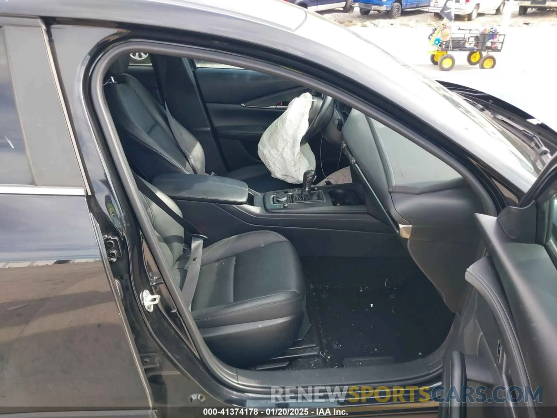 5 fotografías del automóvil dañado 3MVDMBBL9NM452296 MAZDA CX-30 2022