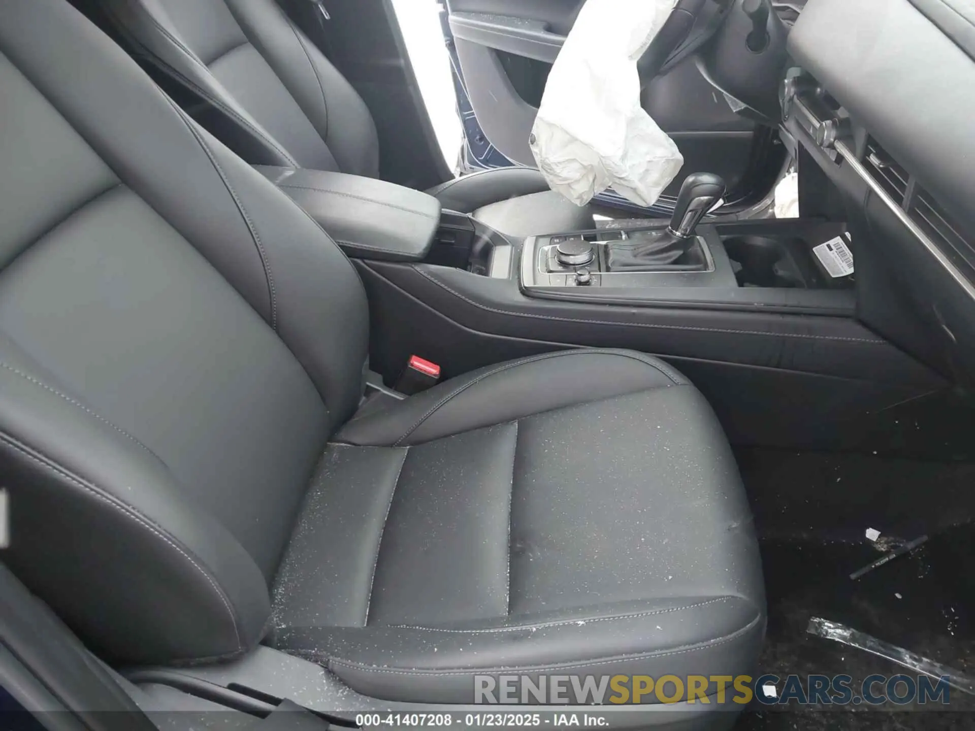 5 fotografías del automóvil dañado 3MVDMBBLXNM424992 MAZDA CX-30 2022