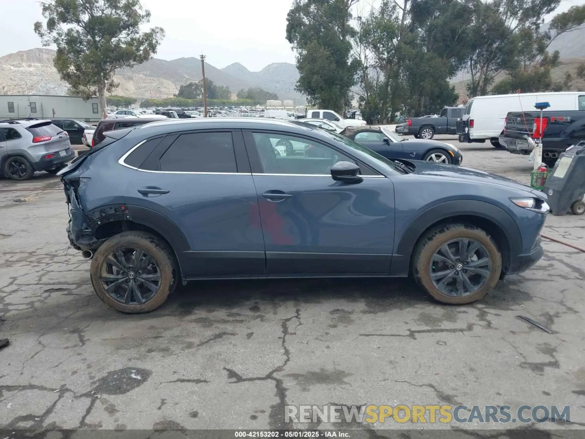 13 fotografías del automóvil dañado 3MVDMBCL0NM456154 MAZDA CX-30 2022