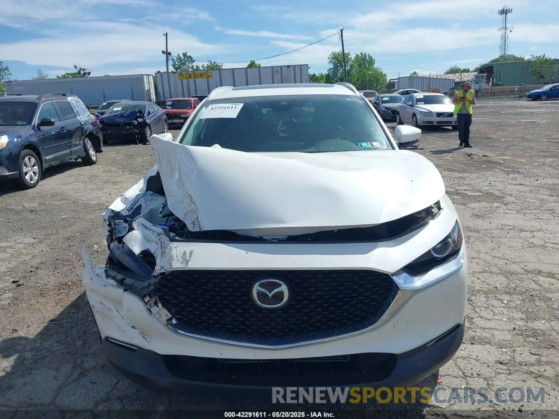 13 fotografías del automóvil dañado 3MVDMBCL1NM424054 MAZDA CX-30 2022