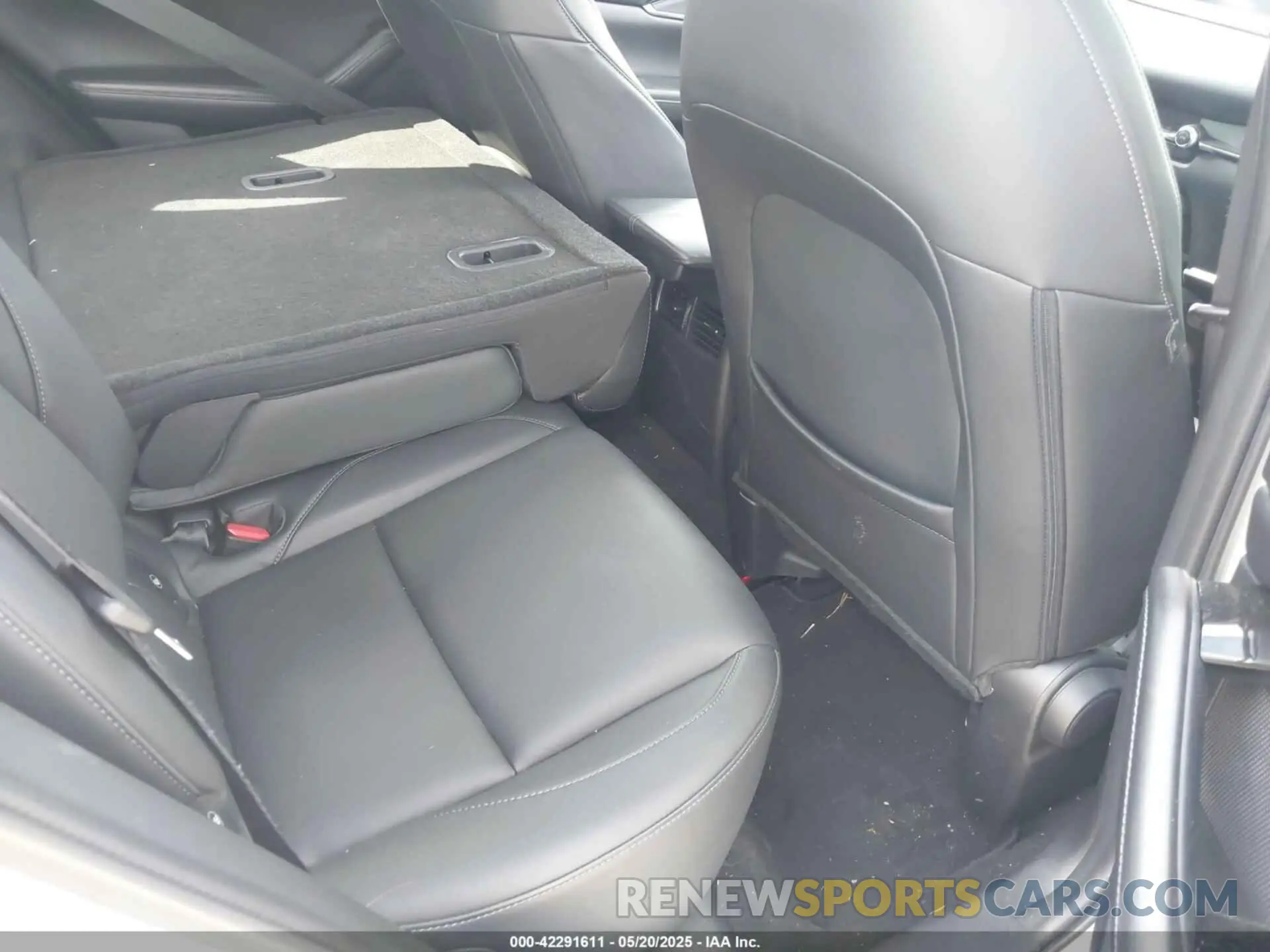 8 fotografías del automóvil dañado 3MVDMBCL1NM424054 MAZDA CX-30 2022