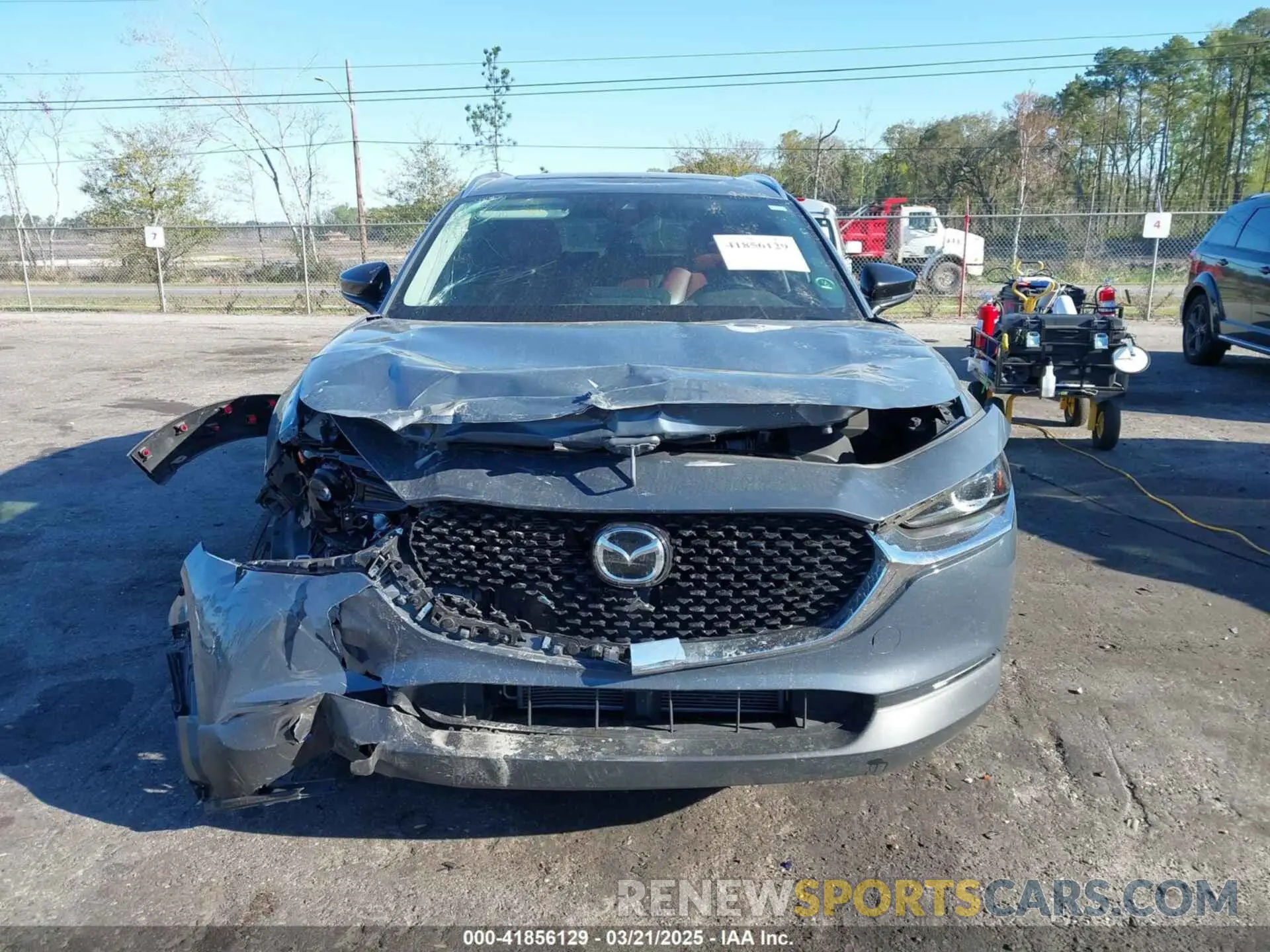 12 fotografías del automóvil dañado 3MVDMBCL1NM440965 MAZDA CX-30 2022