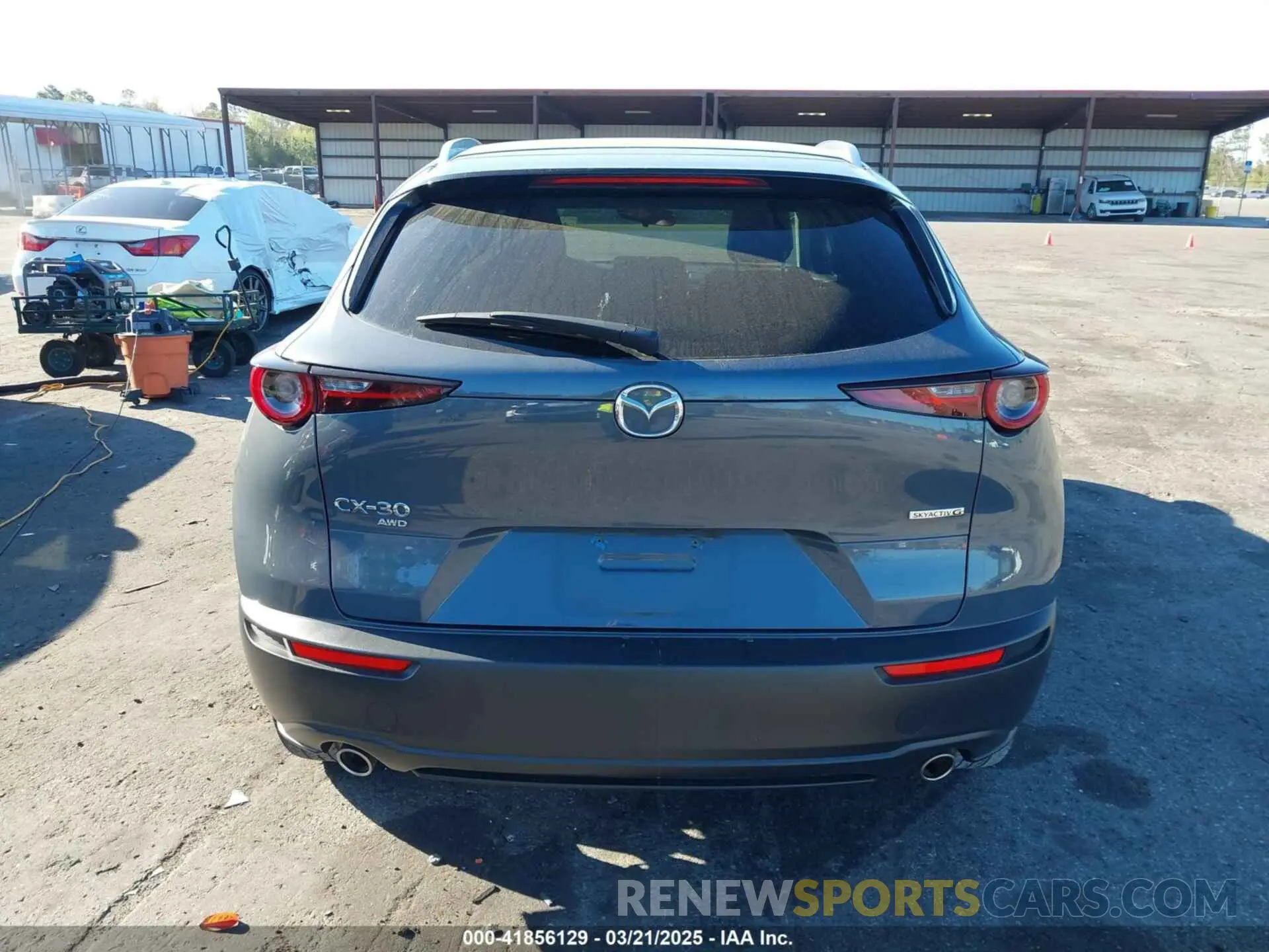16 fotografías del automóvil dañado 3MVDMBCL1NM440965 MAZDA CX-30 2022
