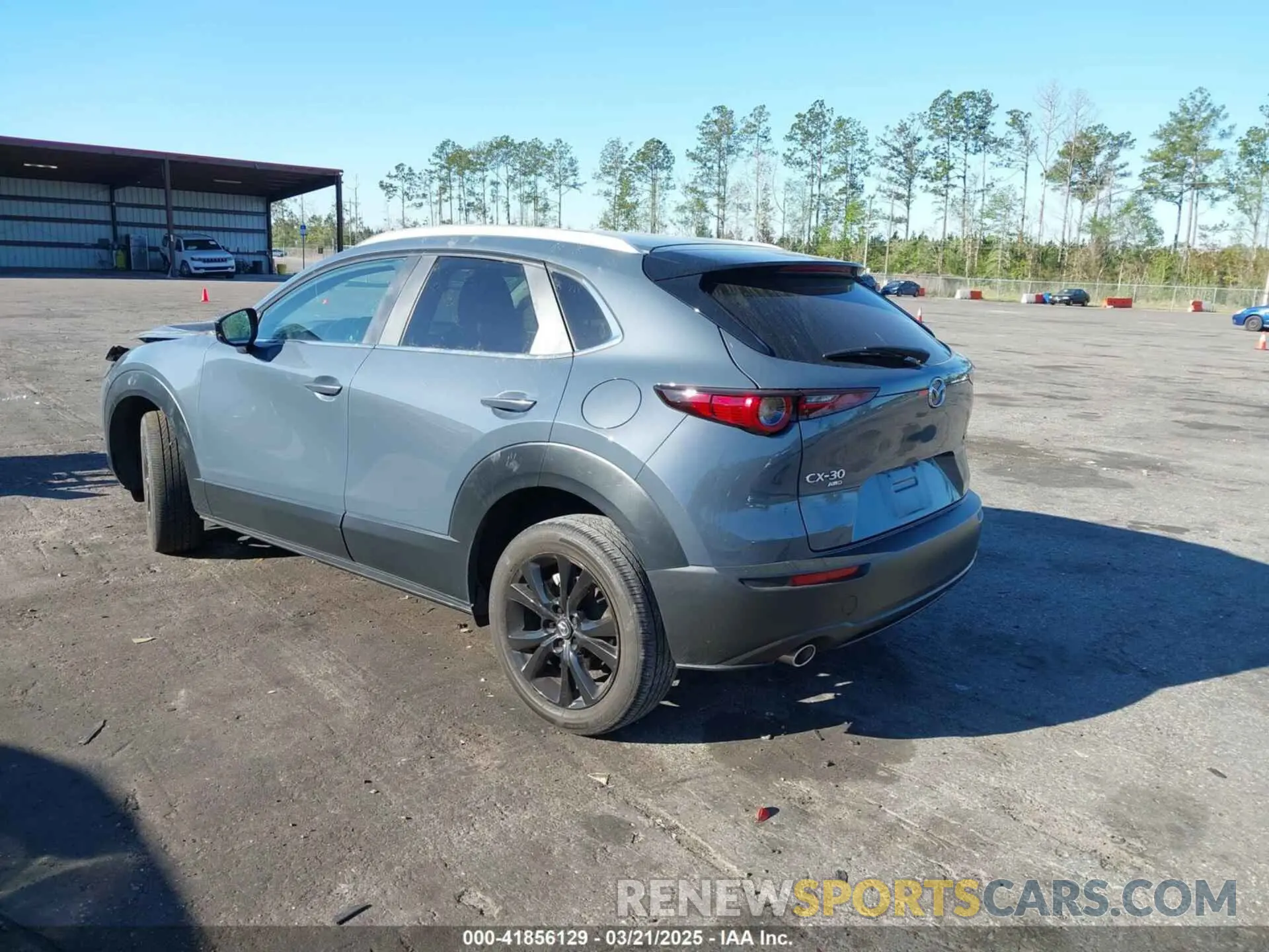 3 fotografías del automóvil dañado 3MVDMBCL1NM440965 MAZDA CX-30 2022