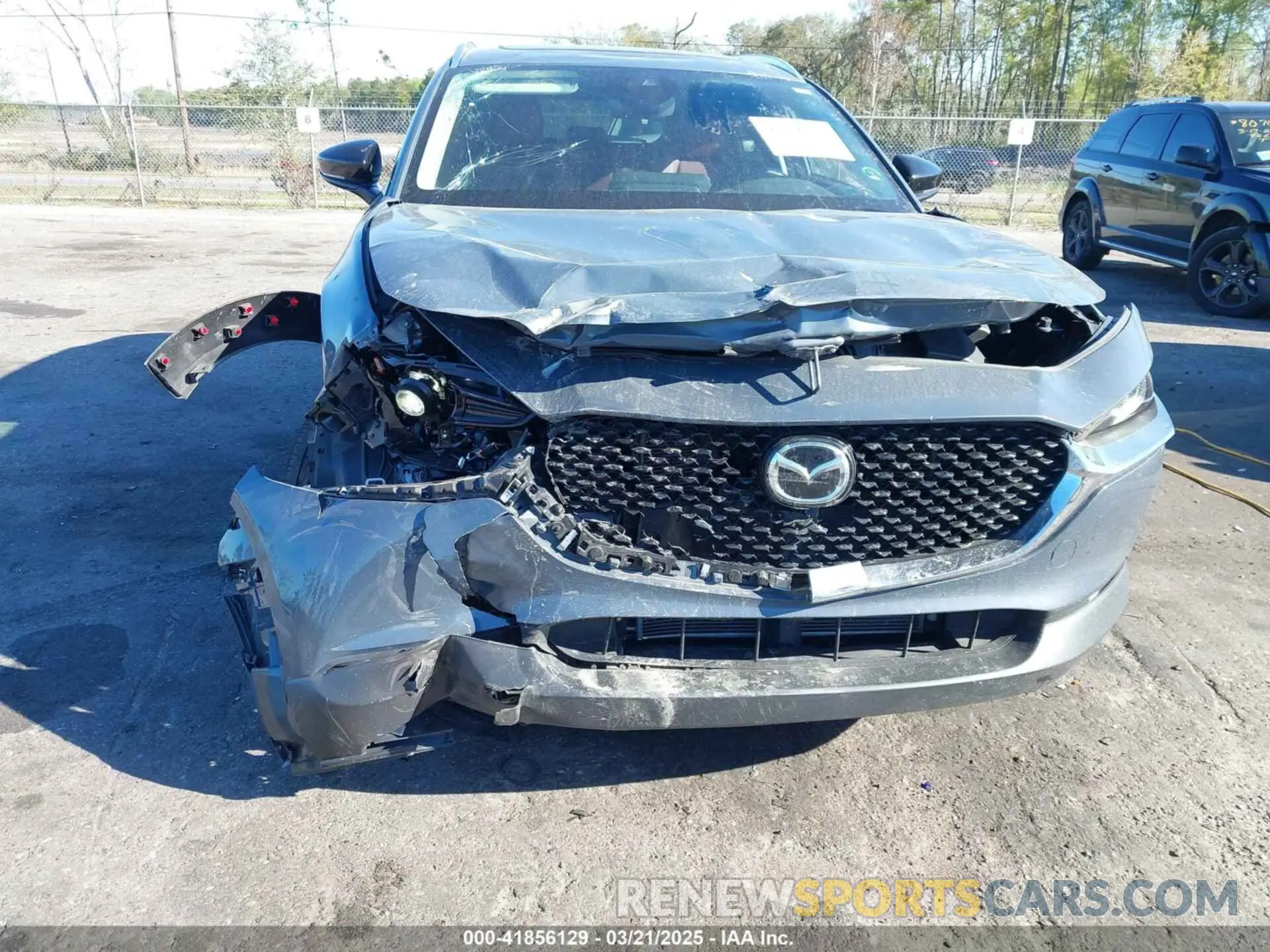 6 fotografías del automóvil dañado 3MVDMBCL1NM440965 MAZDA CX-30 2022