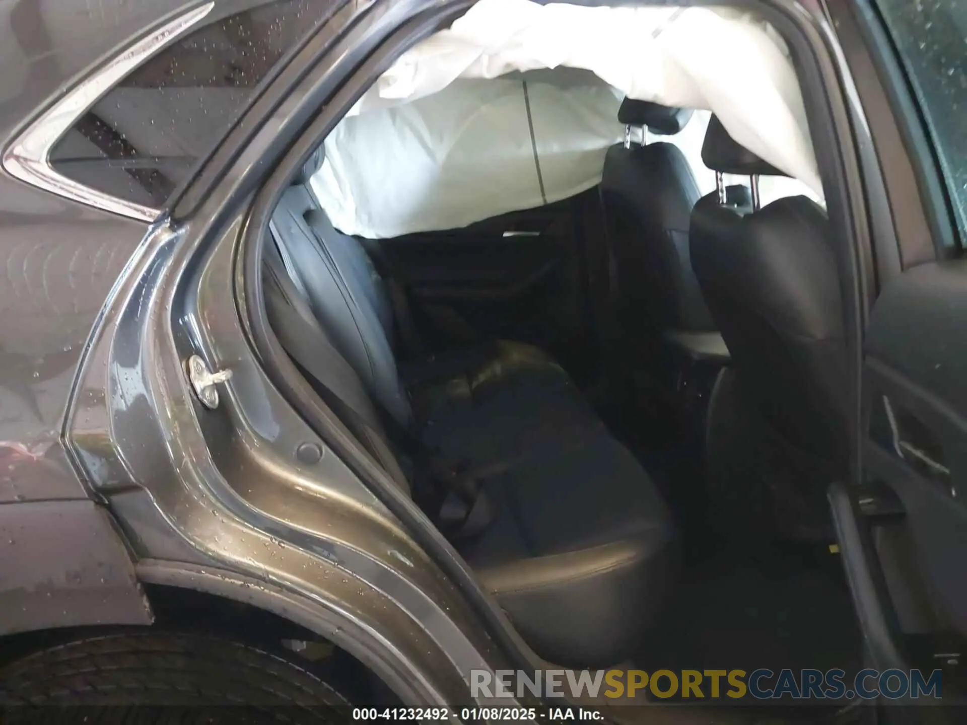 8 fotografías del automóvil dañado 3MVDMBCL3NM422029 MAZDA CX-30 2022