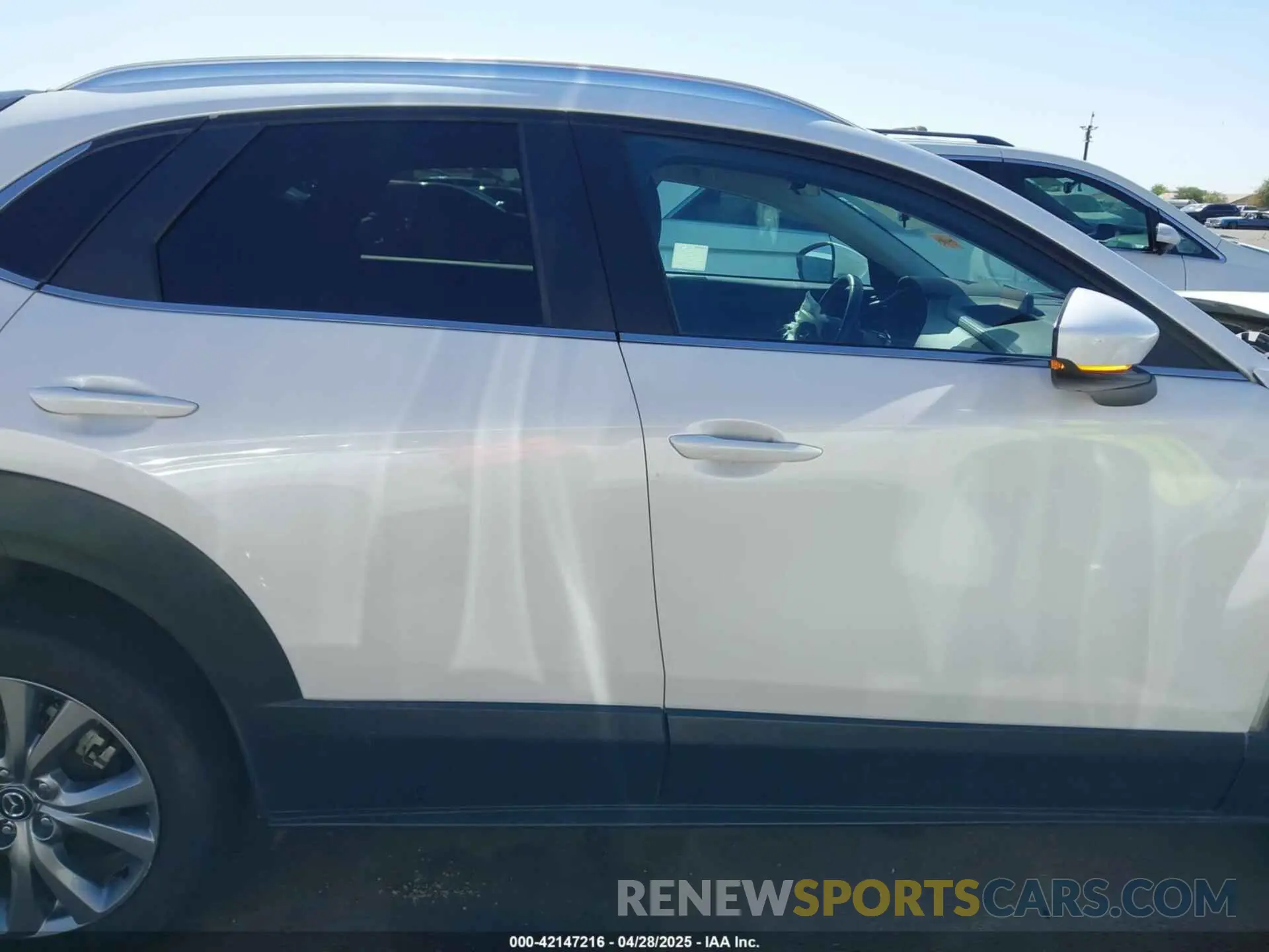 13 fotografías del automóvil dañado 3MVDMBCL4NM454228 MAZDA CX-30 2022