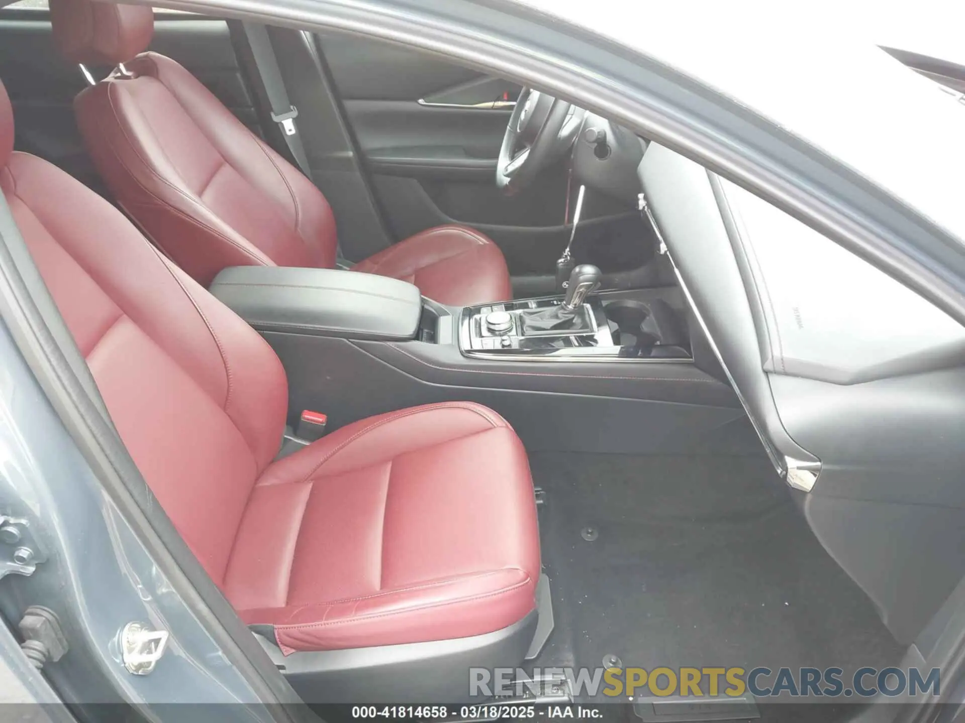 5 fotografías del automóvil dañado 3MVDMBCL7NM454496 MAZDA CX-30 2022