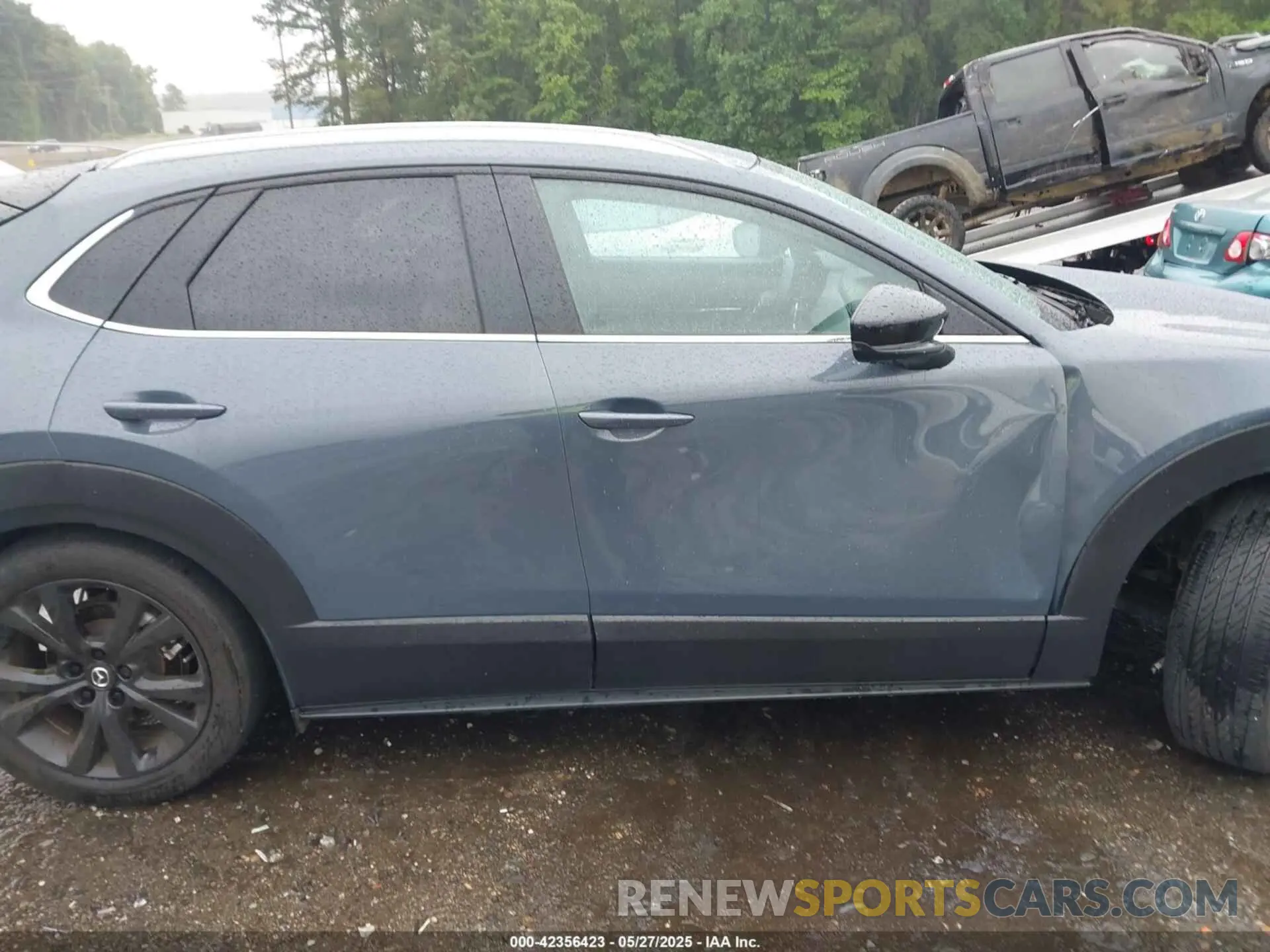 14 fotografías del automóvil dañado 3MVDMBCL8NM434452 MAZDA CX-30 2022