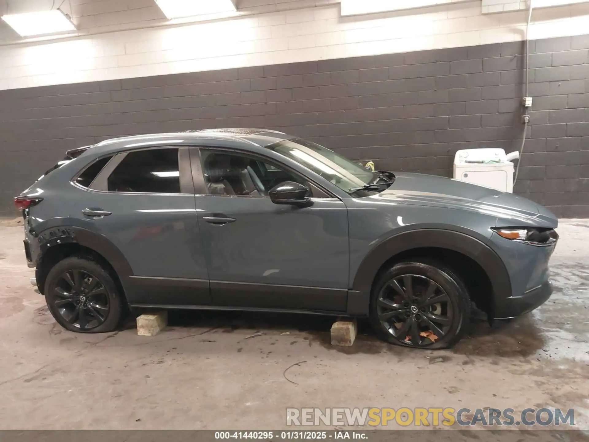 14 fotografías del automóvil dañado 3MVDMBCLXNM439247 MAZDA CX-30 2022