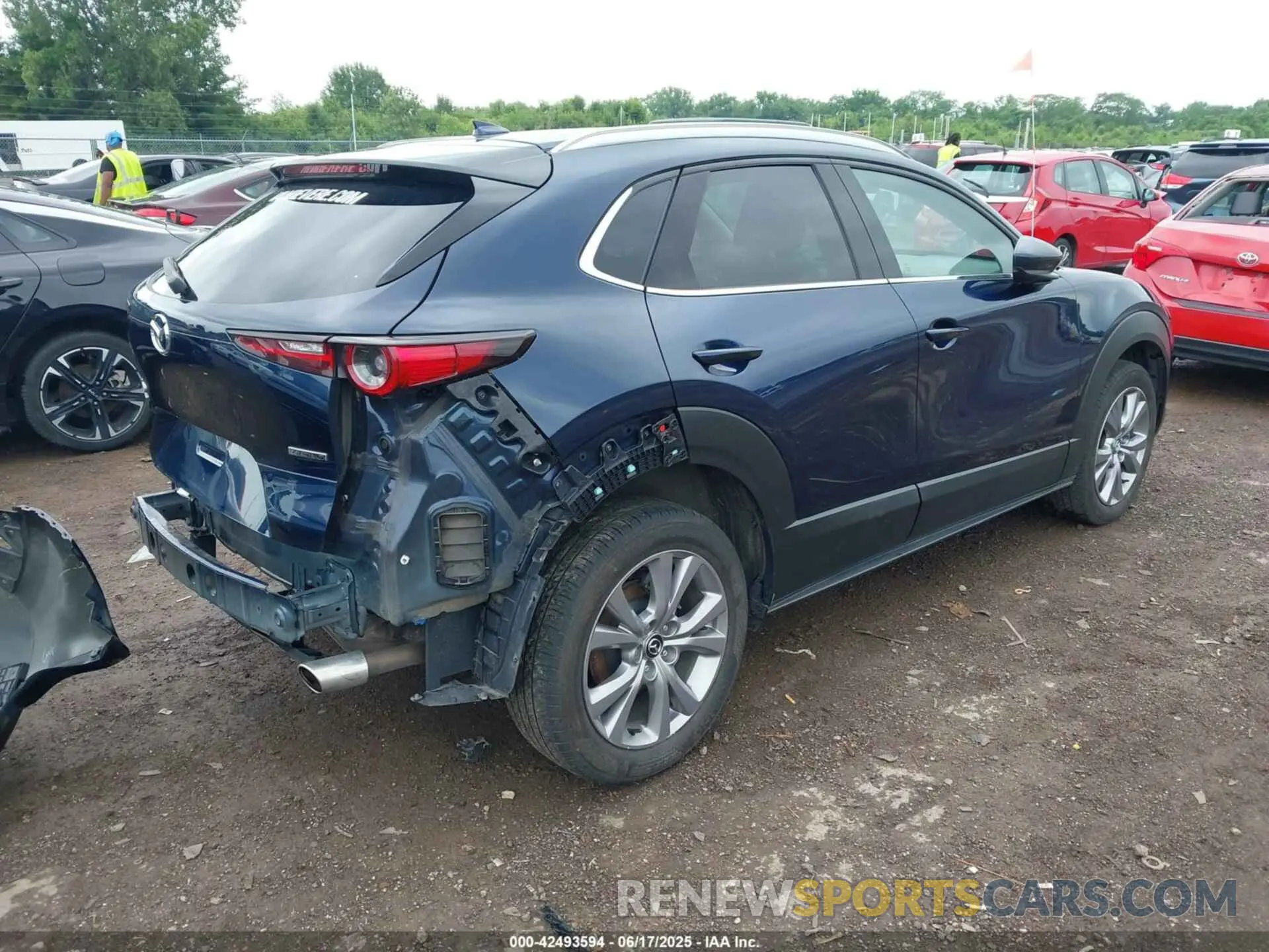 4 fotografías del automóvil dañado 3MVDMBDL0NM413545 MAZDA CX-30 2022