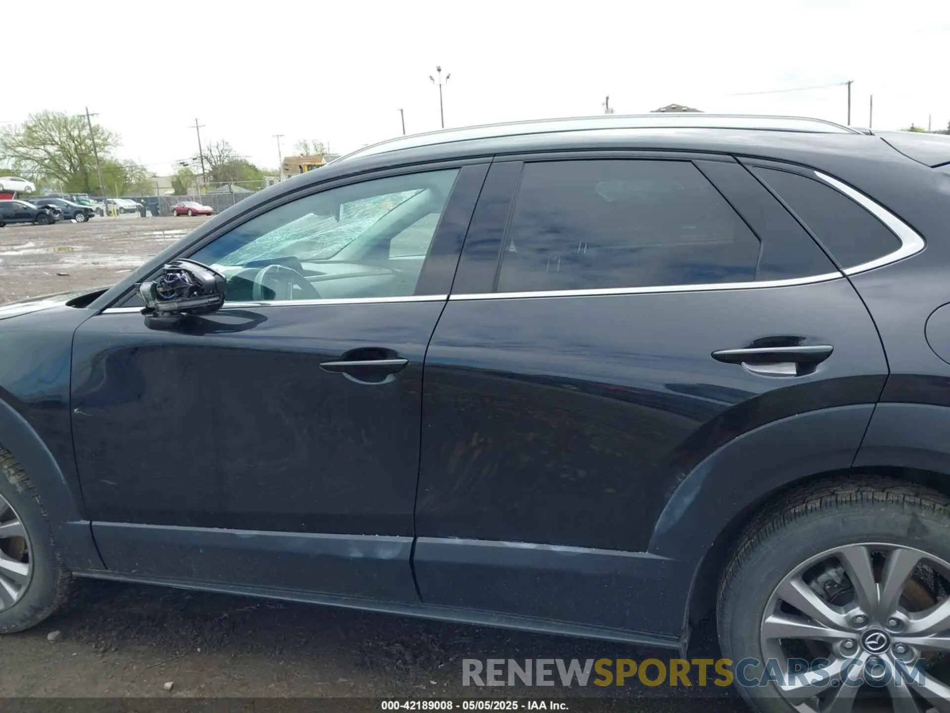 14 fotografías del automóvil dañado 3MVDMBDL5NM413878 MAZDA CX-30 2022