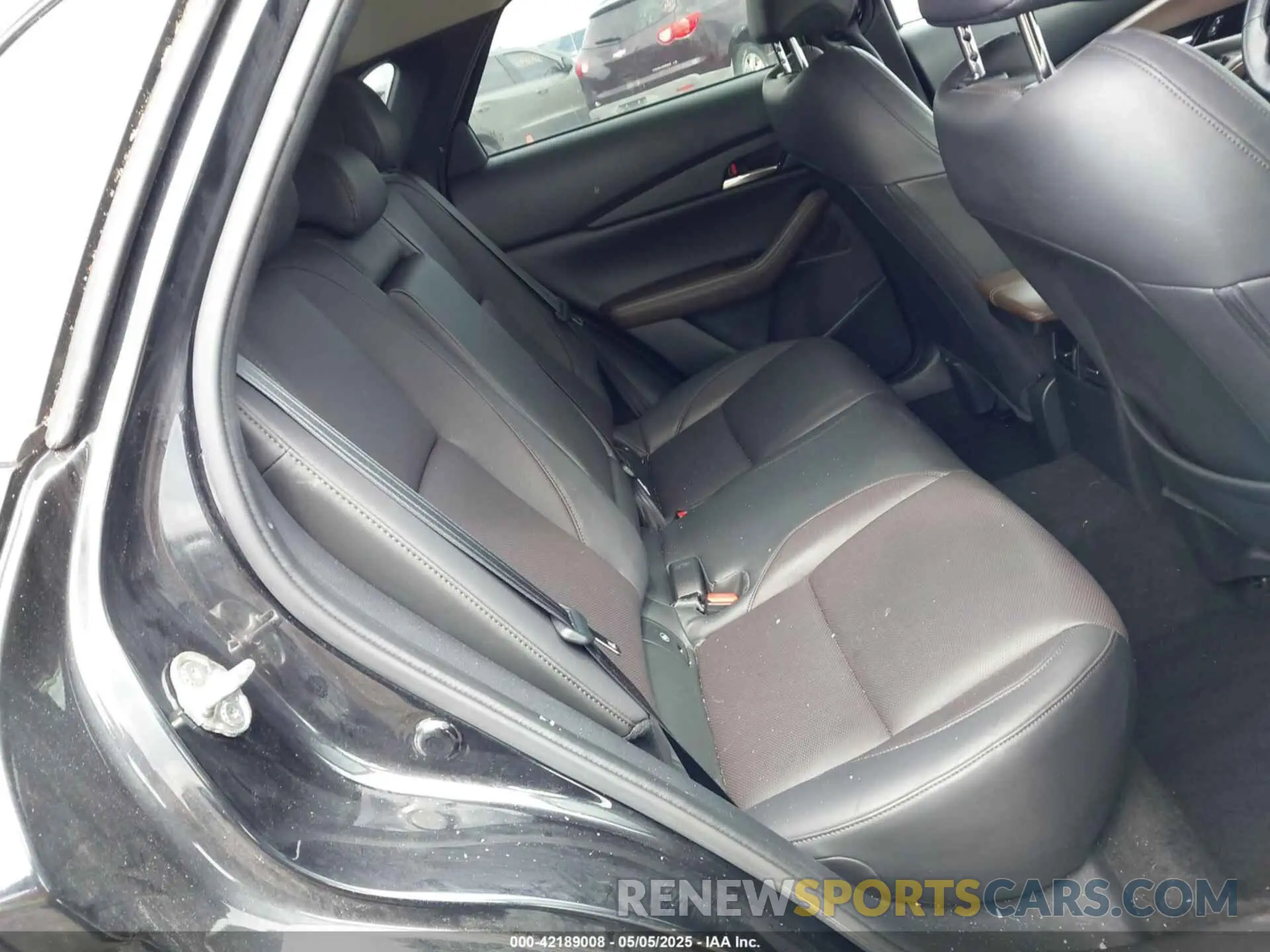 8 fotografías del automóvil dañado 3MVDMBDL5NM413878 MAZDA CX-30 2022