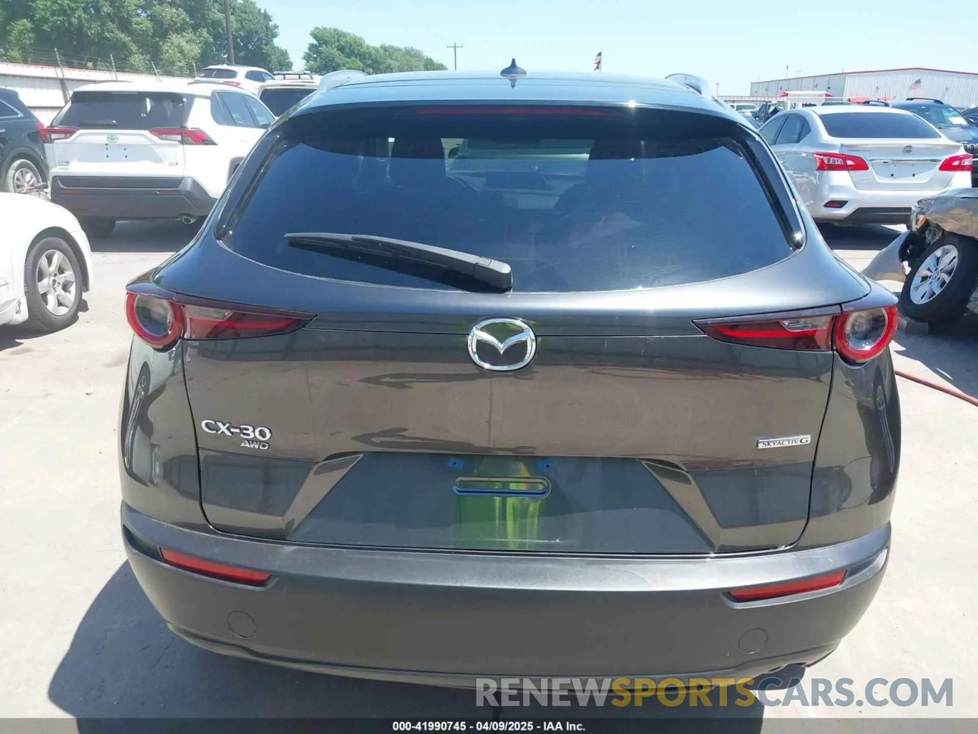 16 fotografías del automóvil dañado 3MVDMBDL5NM416649 MAZDA CX-30 2022