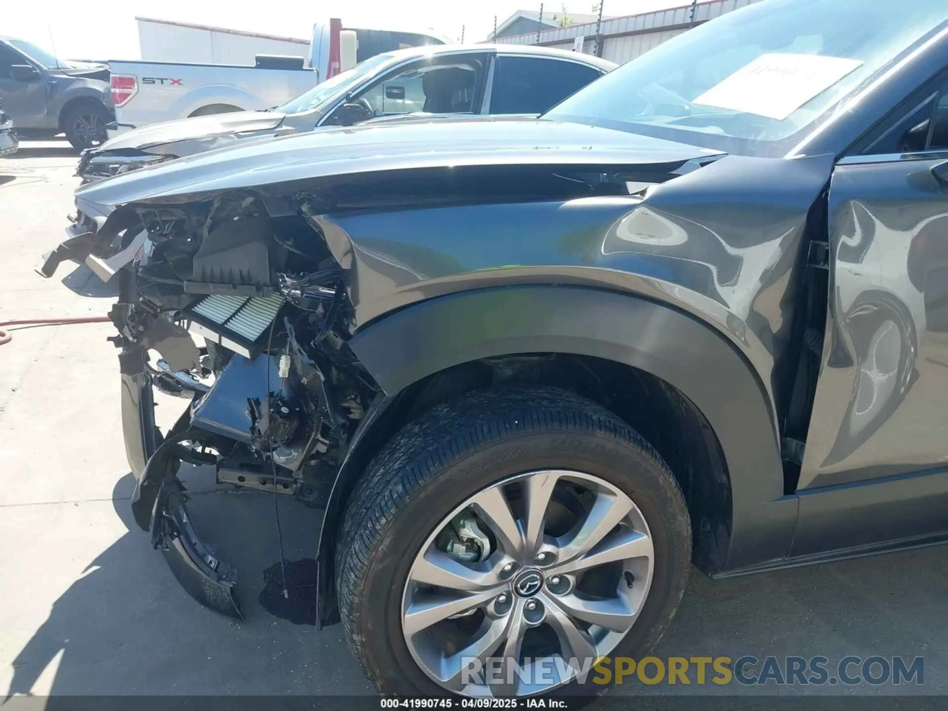 18 fotografías del automóvil dañado 3MVDMBDL5NM416649 MAZDA CX-30 2022