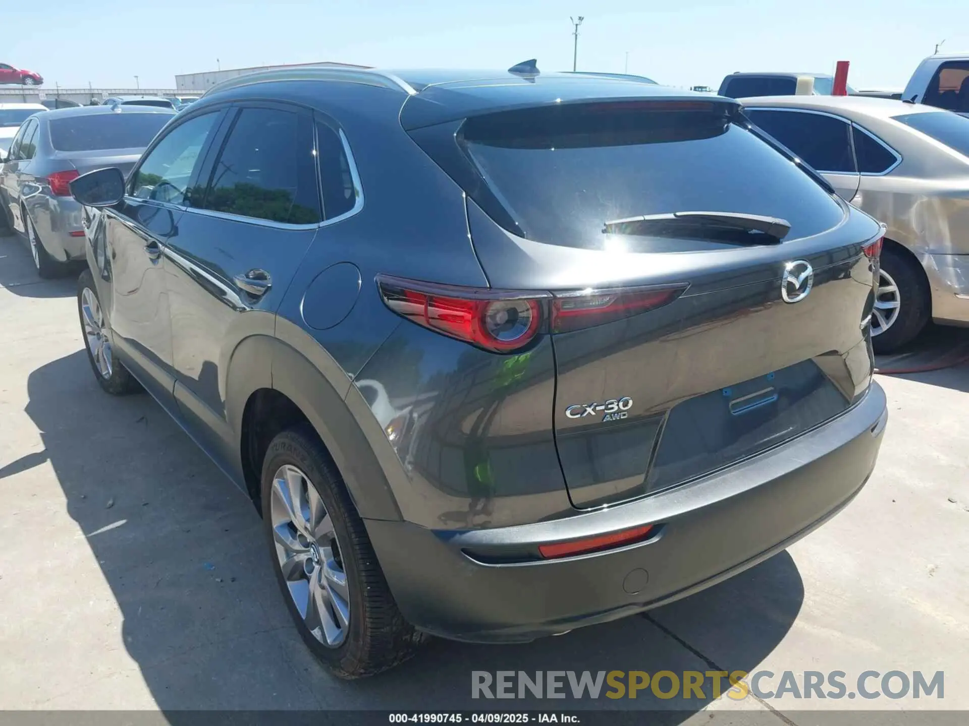 3 fotografías del automóvil dañado 3MVDMBDL5NM416649 MAZDA CX-30 2022