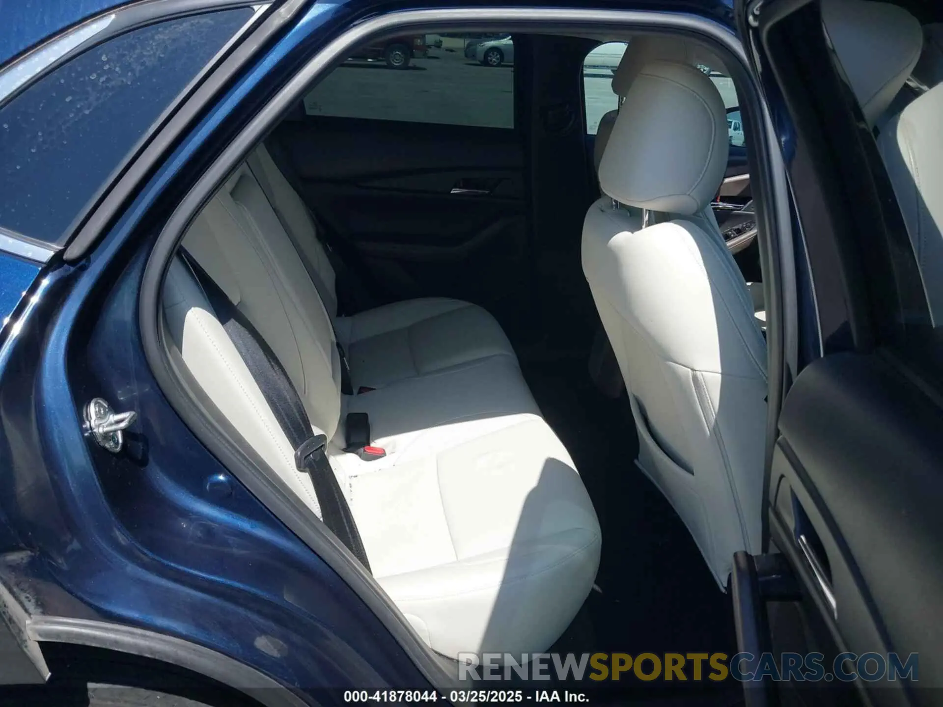 8 fotografías del automóvil dañado 3MVDMBDL8NM450181 MAZDA CX-30 2022