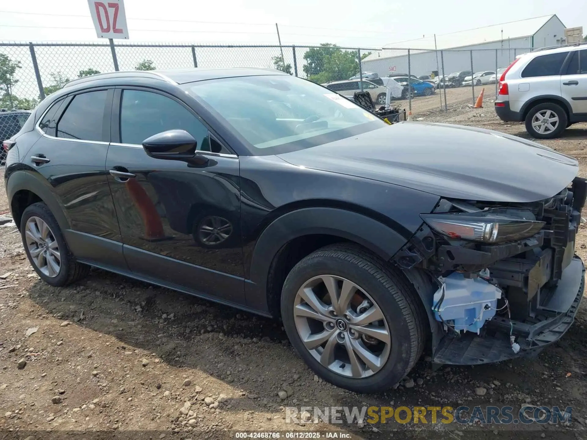 13 fotografías del automóvil dañado 3MVDMBDL9NM443336 MAZDA CX-30 2022