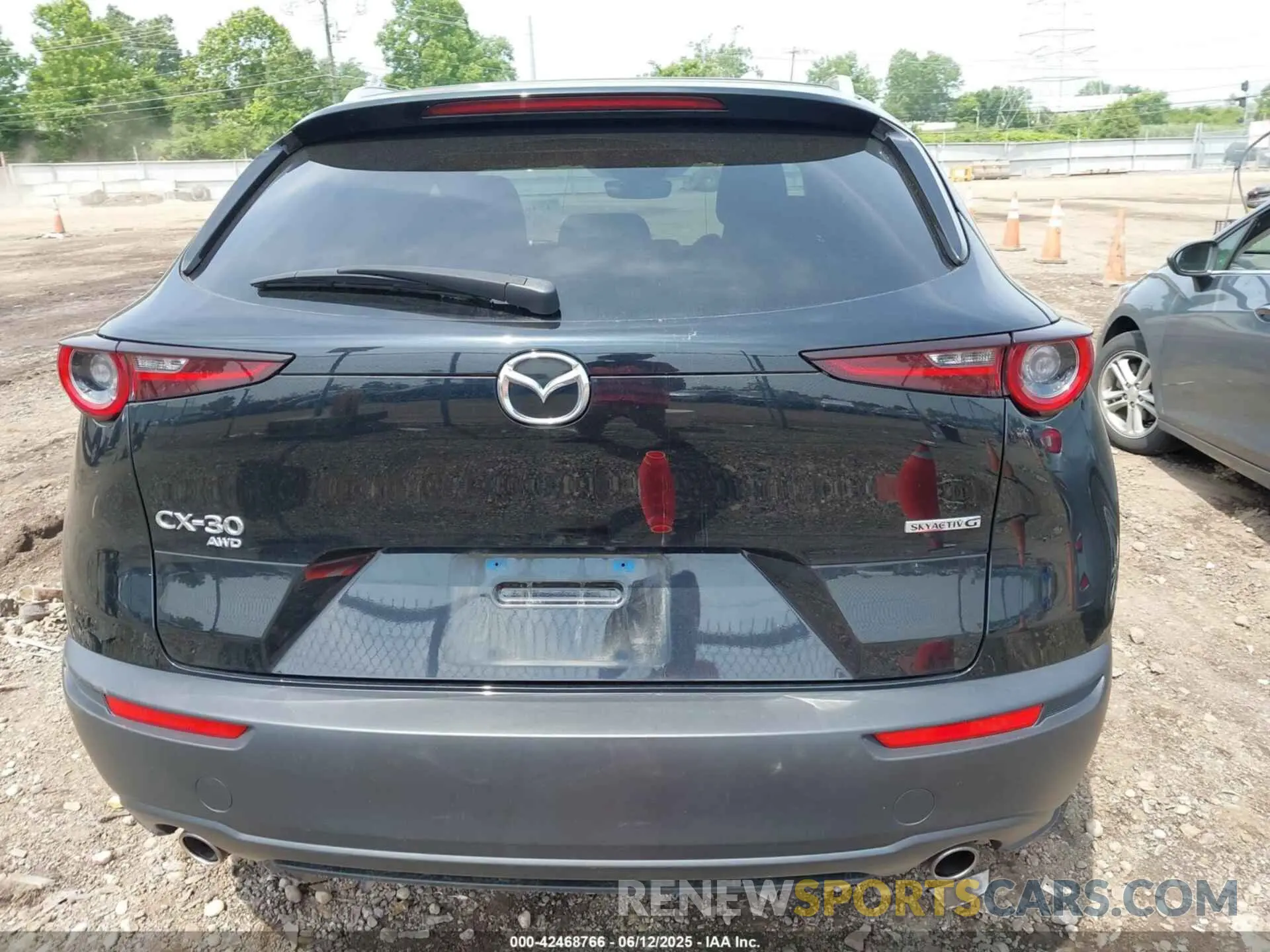 16 fotografías del automóvil dañado 3MVDMBDL9NM443336 MAZDA CX-30 2022