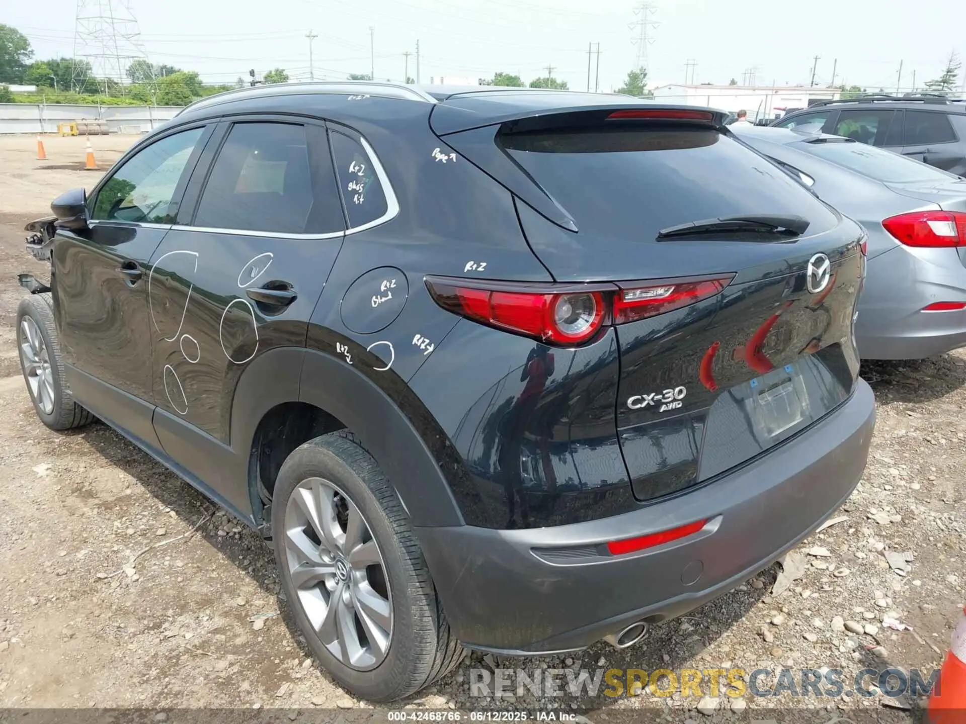 3 fotografías del automóvil dañado 3MVDMBDL9NM443336 MAZDA CX-30 2022